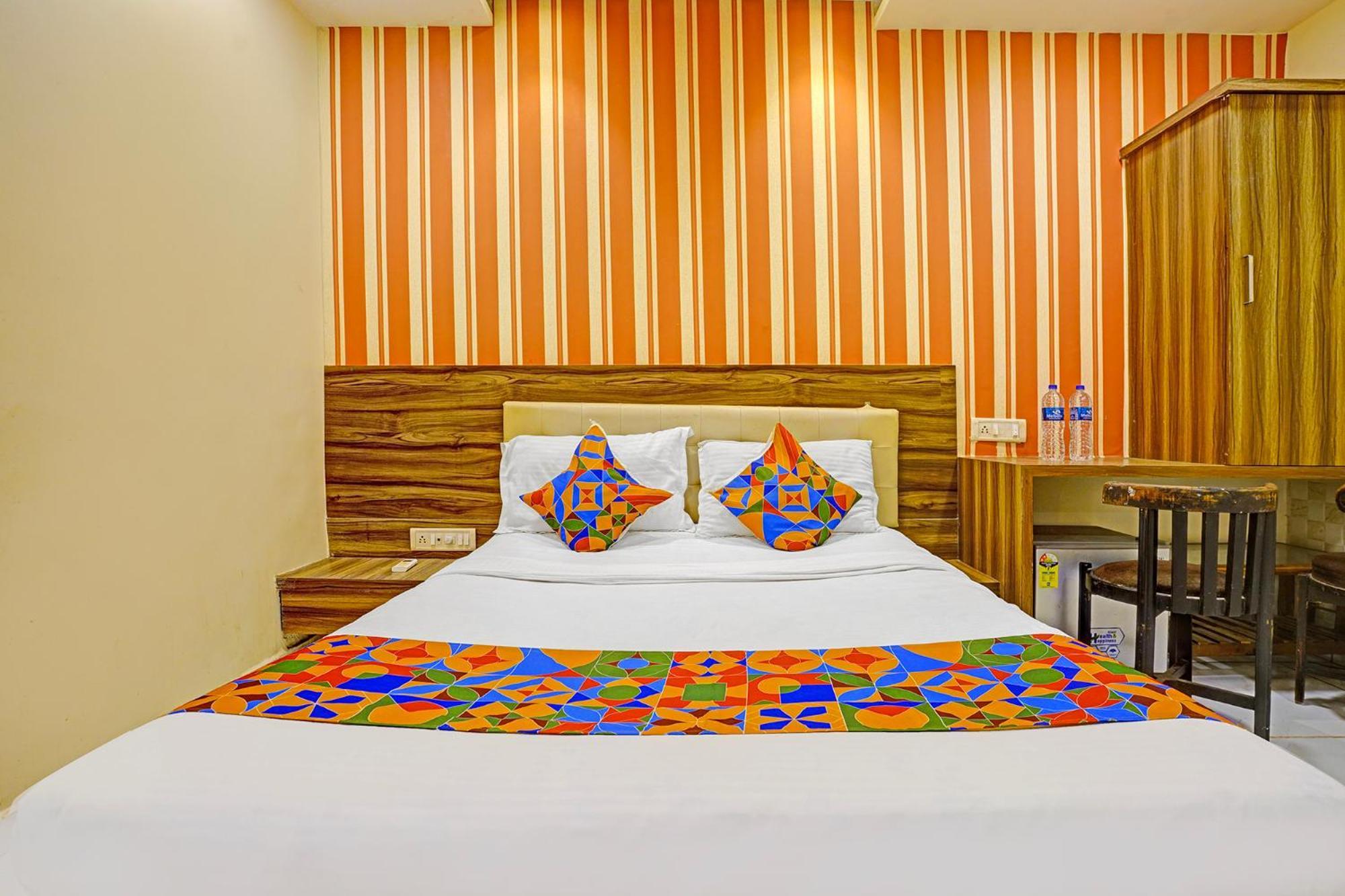 Hotel Fabhotel Galaxy