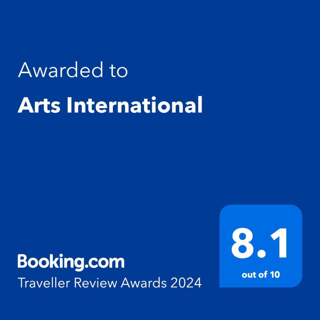 Arts International * Mumbai