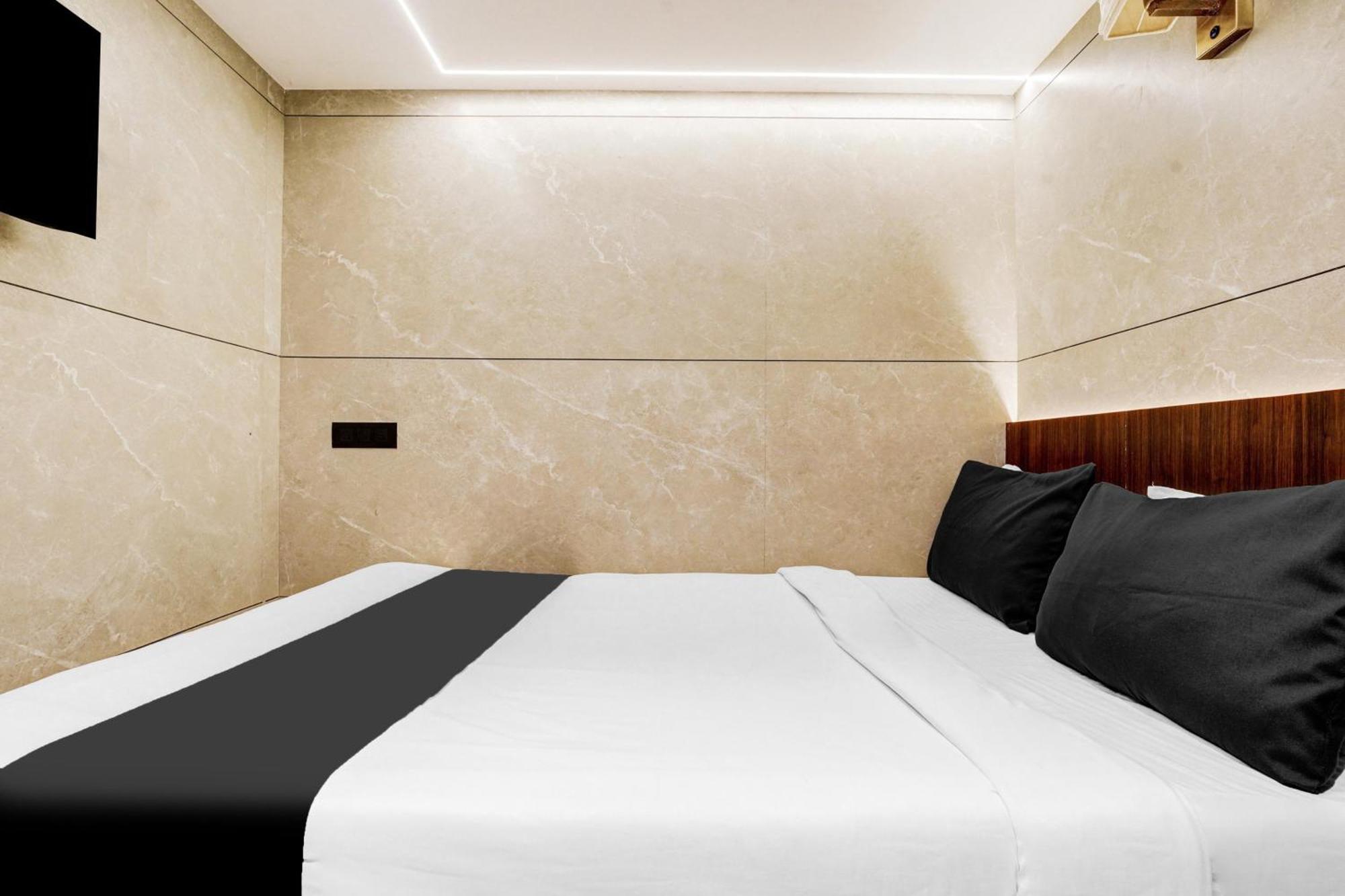 Hotel O Woodland Mumbai