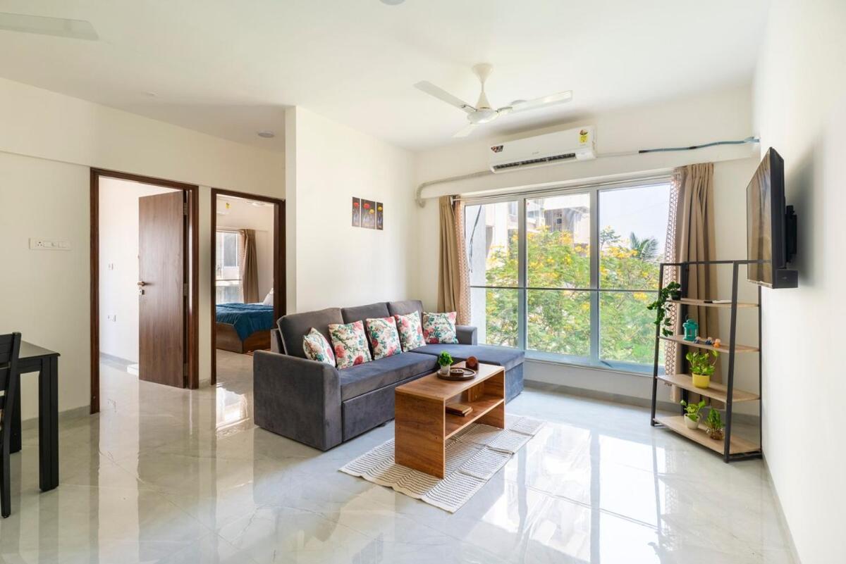 Vibrant, Elegant 2bhk Nr Bkc Apartment *