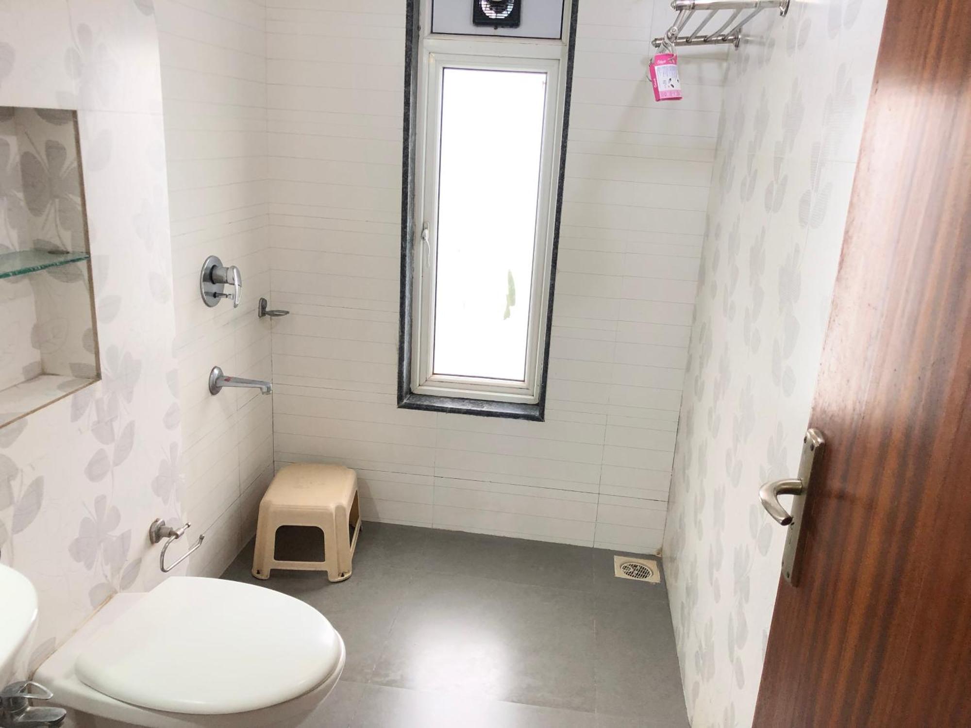 Treat Homes Service In Bkc Siddhant 401 *
