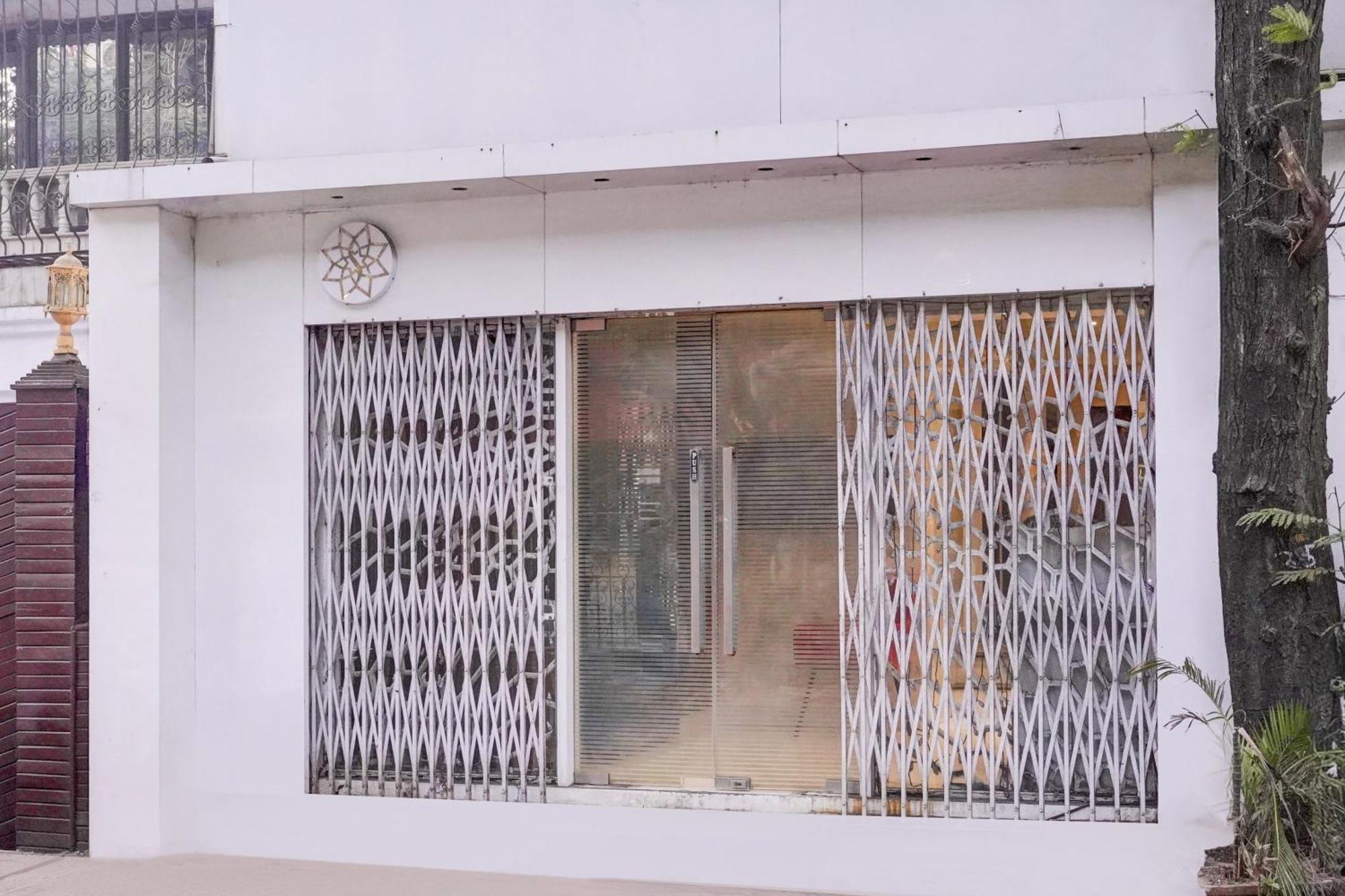 Super Collection O Lokhandwala Andheri West Formerly White Star 3*