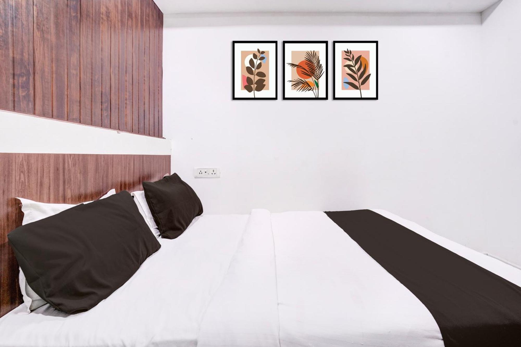 Super Collection O Lokhandwala Andheri West Formerly White Star Hotel 3*