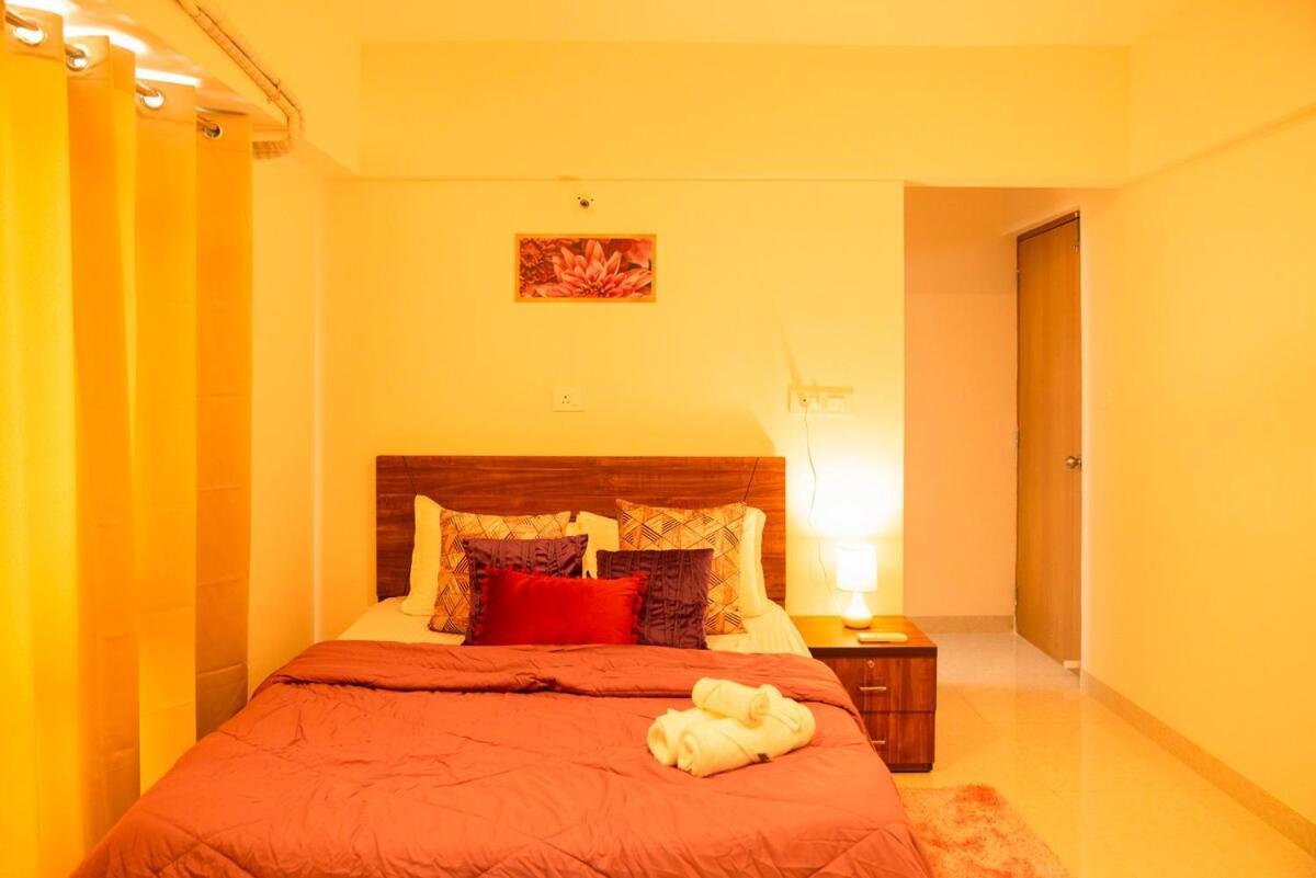 Boho, Breezy, Sun-kissed 2bhk Nr Bkc & Airport Apartment Mumbai