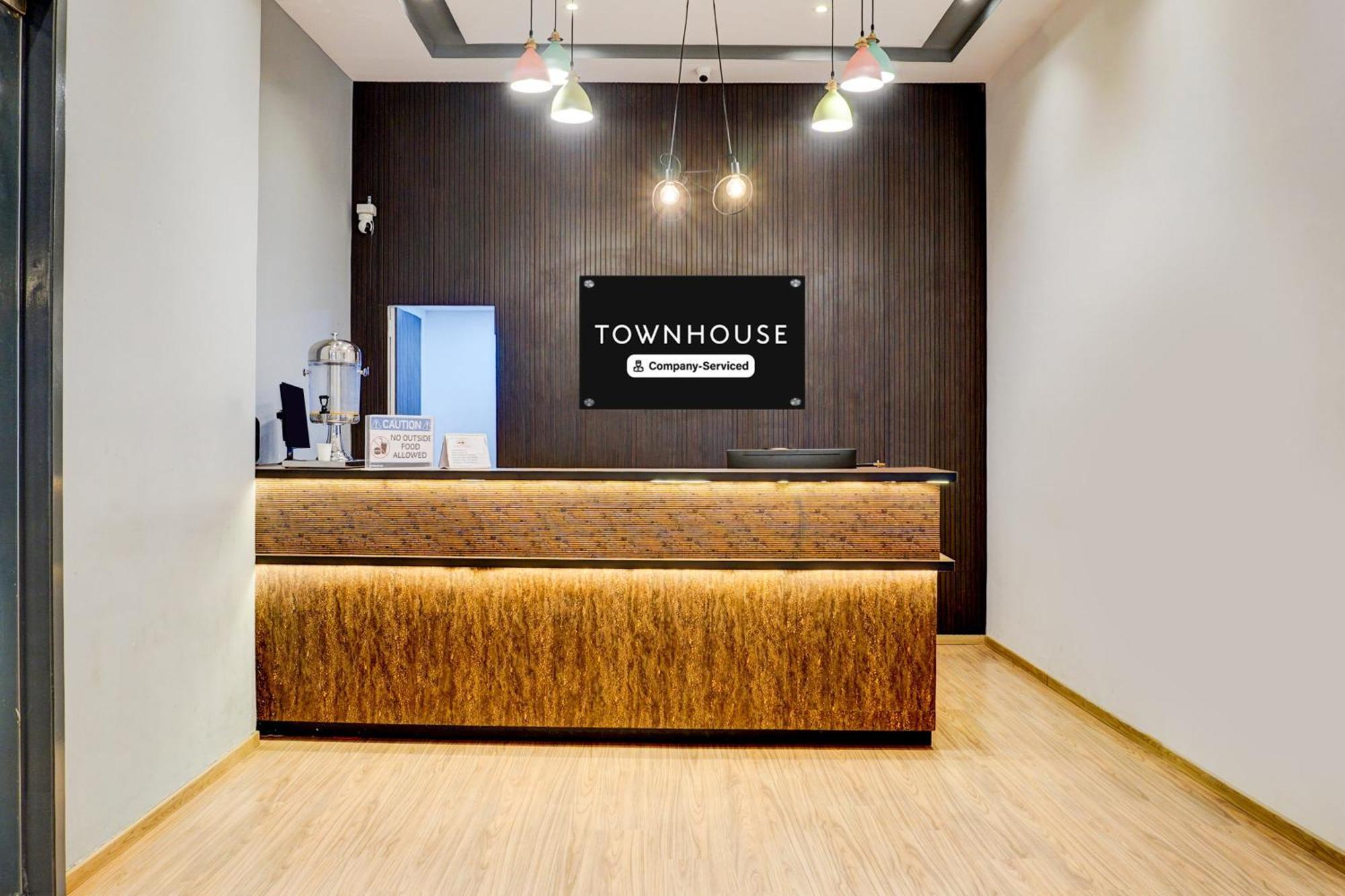 Super Townhouse Exhibition Centre Goregaon 3*