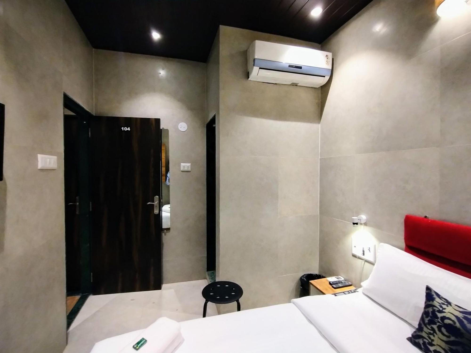 Inn Eros - Nr Airport T2 Mumbai