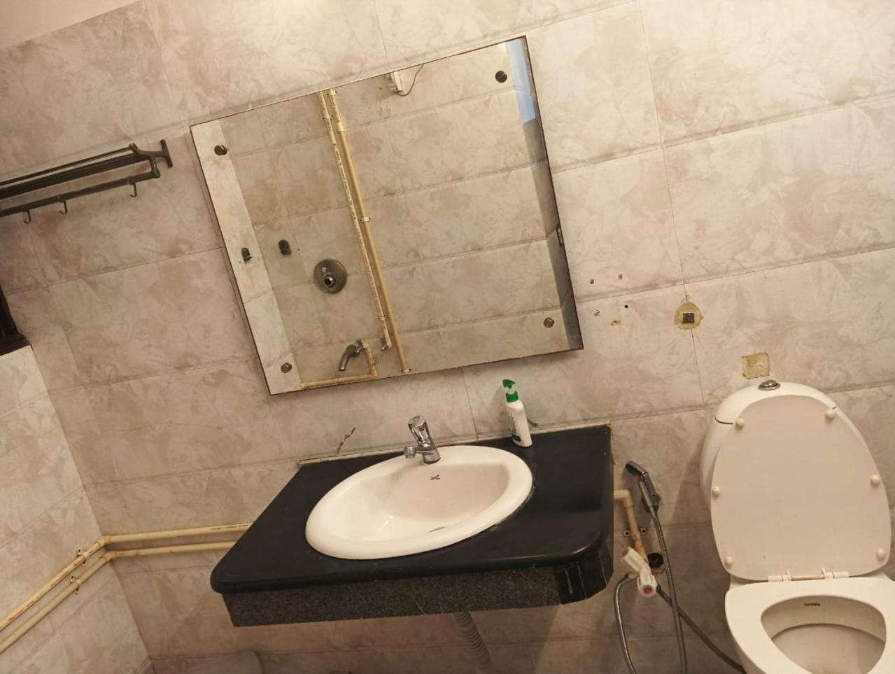 Via Aksa Inn * Mumbai