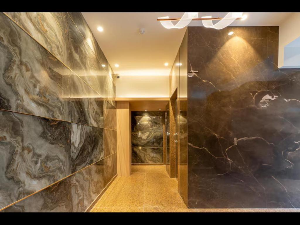 Hotel Supreme Comforts - Airport