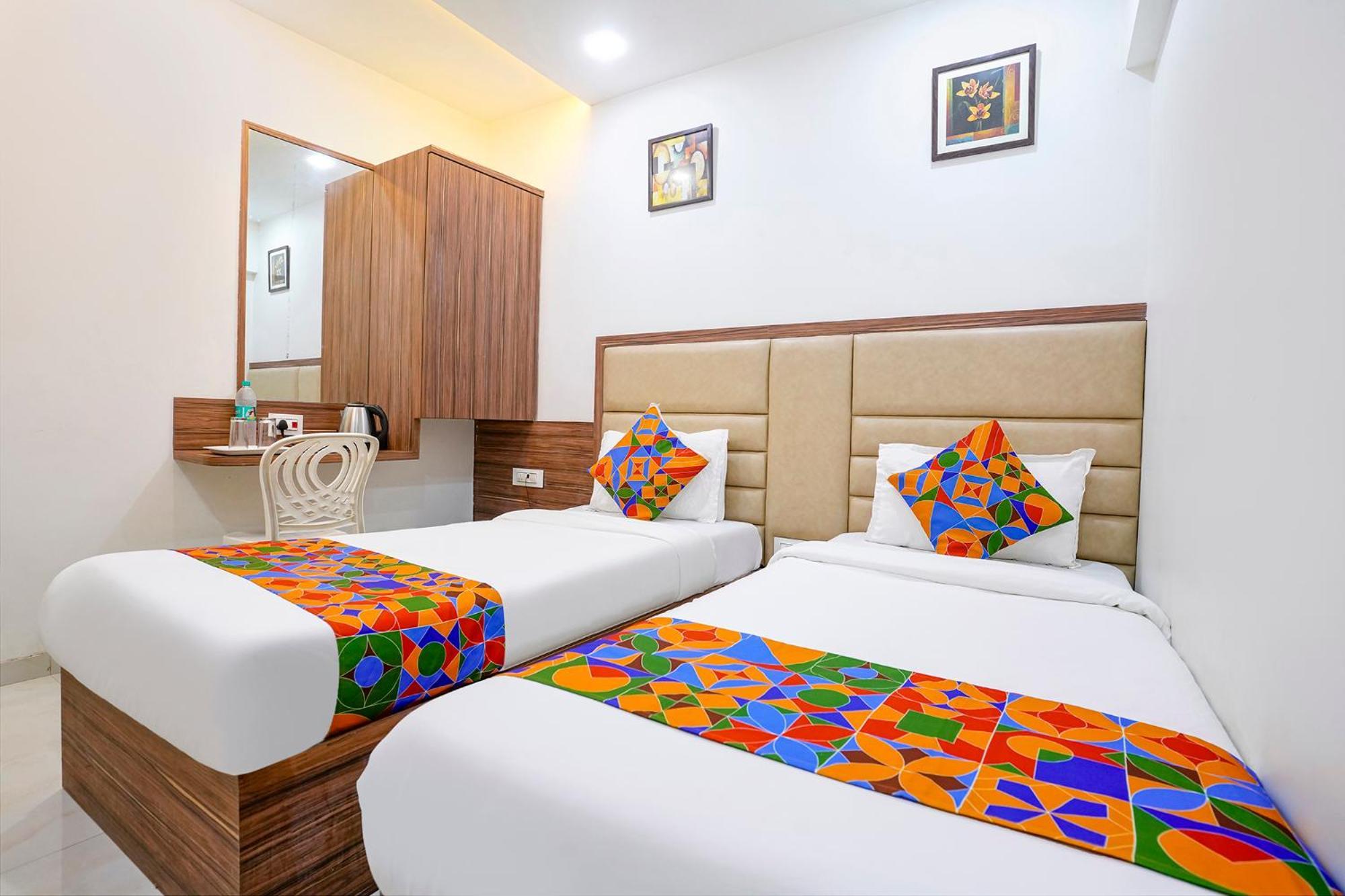 Fabhotel Shahi Palace Inn *