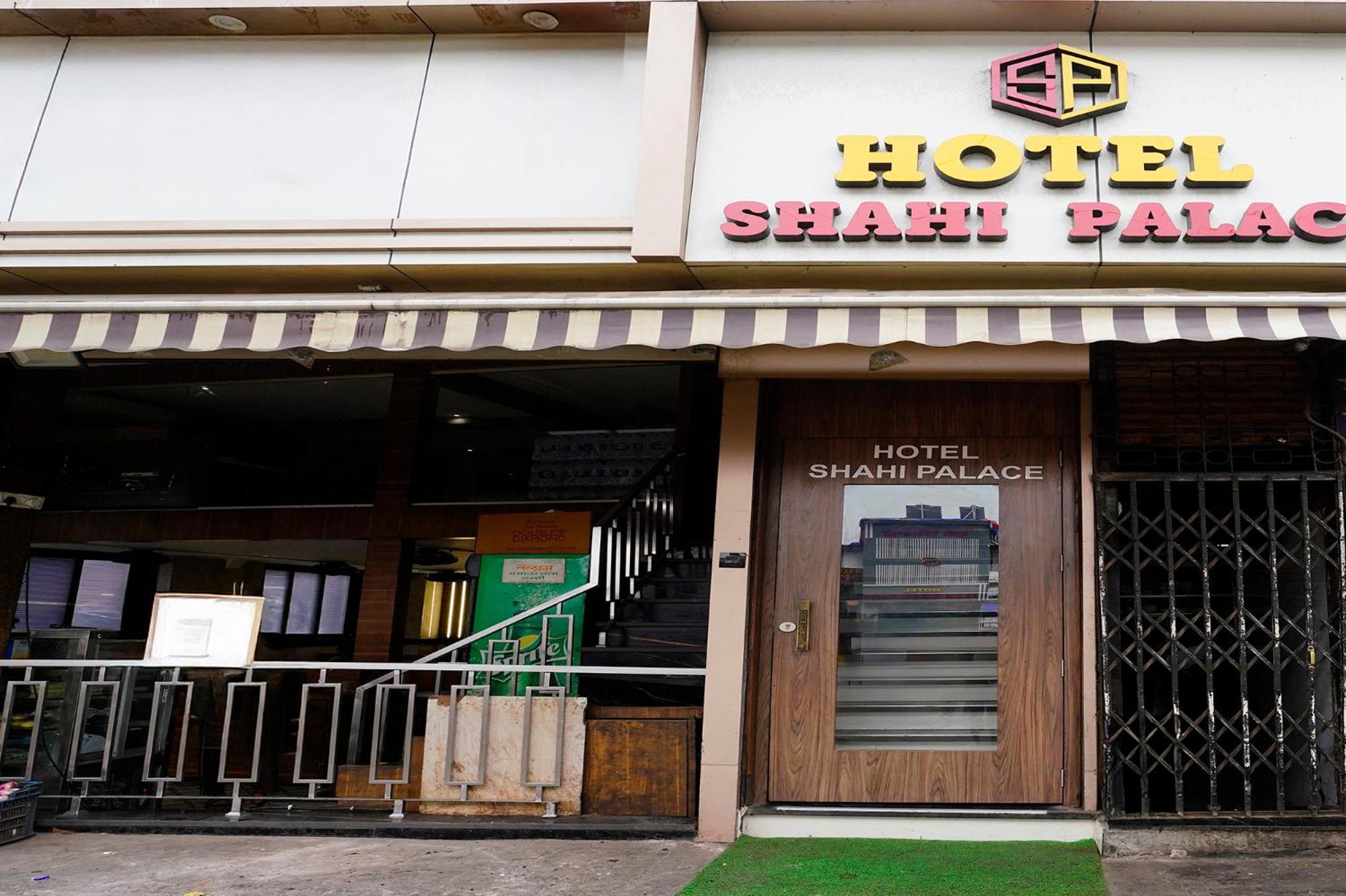 Fabhotel Shahi Palace *