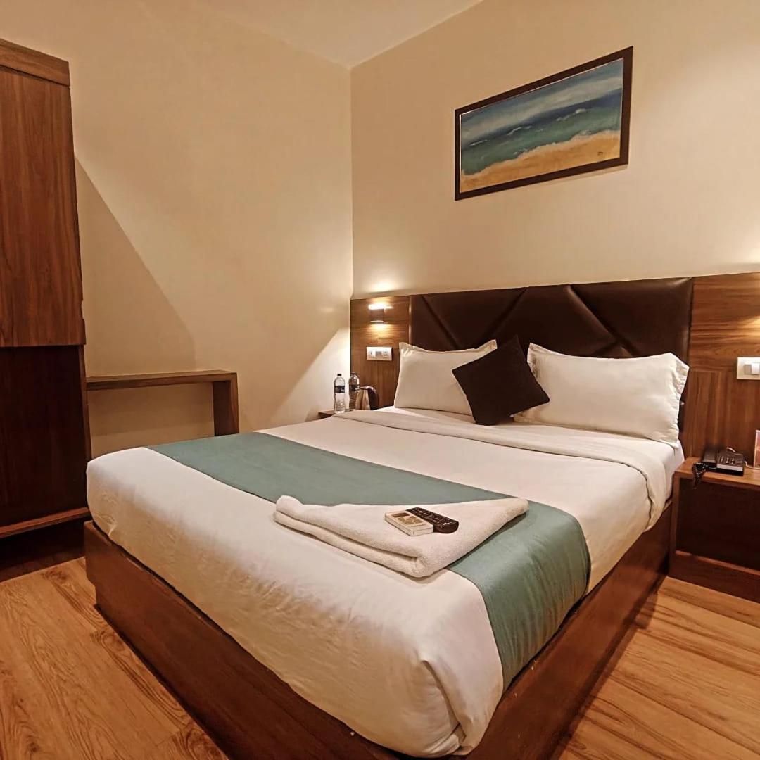 Hotel Deluxe Residency Nr- International Airport