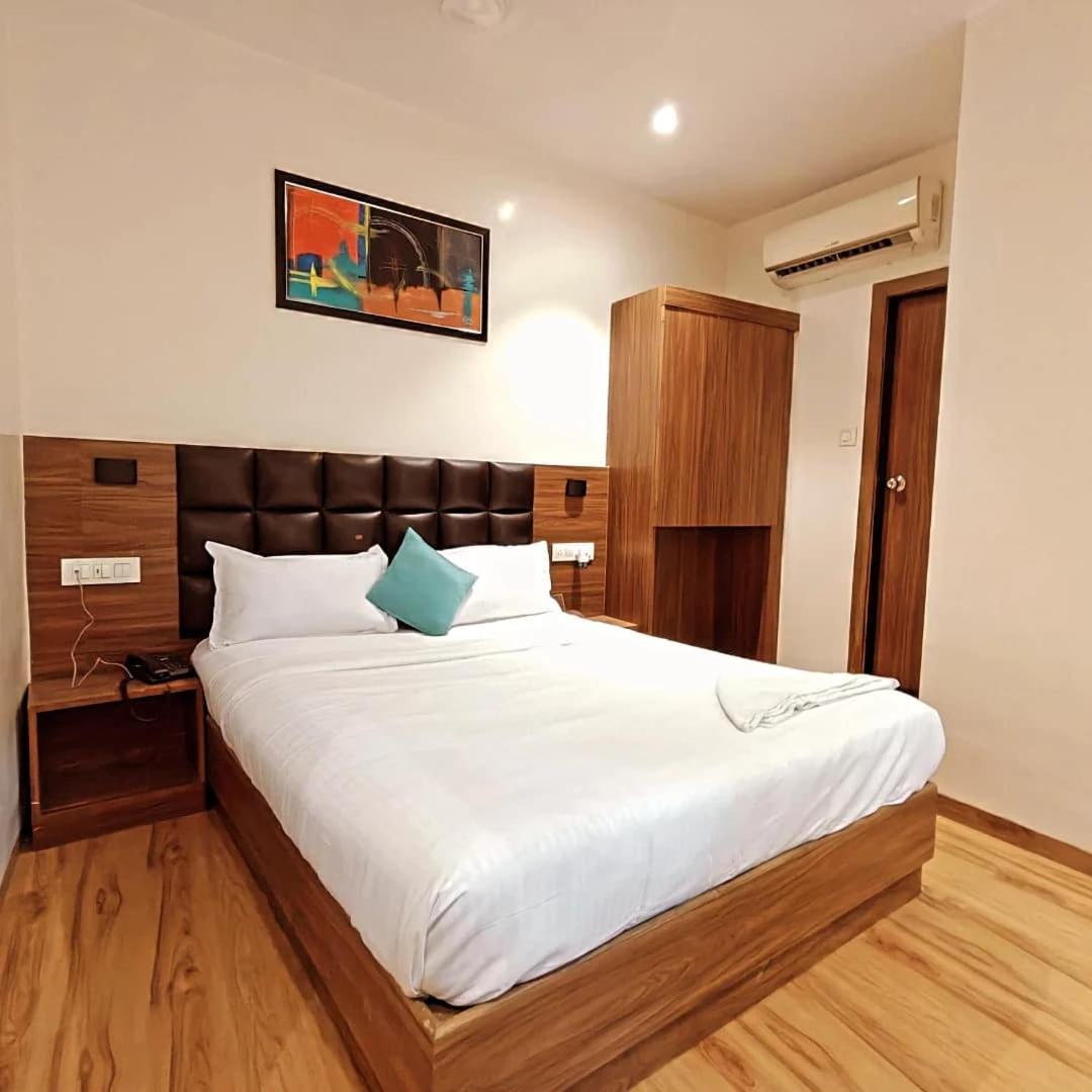 Deluxe Residency Nr- International Airport Mumbai