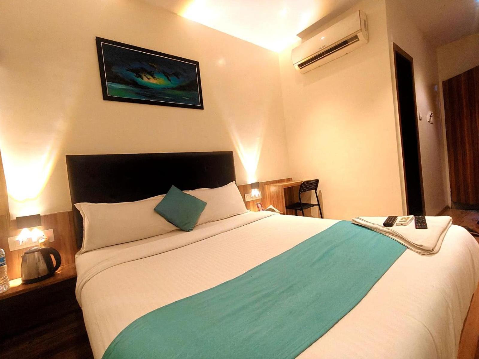 Deluxe Residency Nr- International Airport * Mumbai