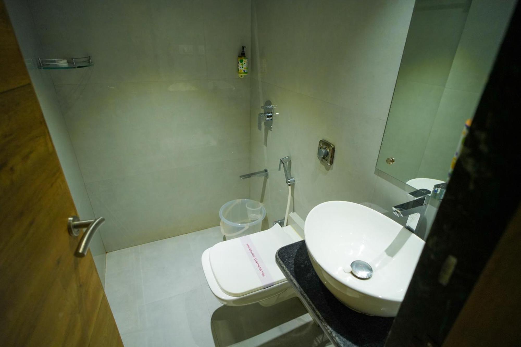 Skylink Hospitality Mahalaxmi 3*