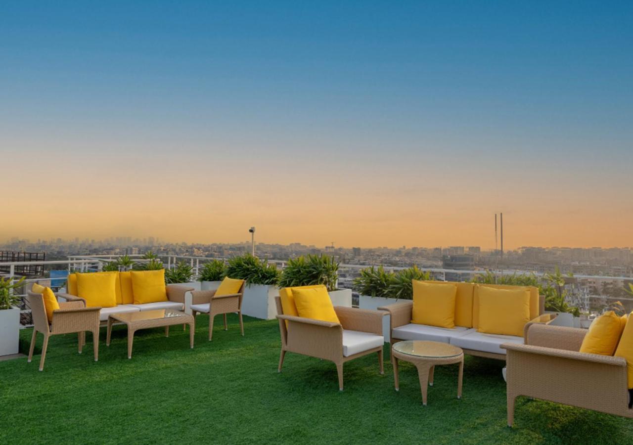 Bloom Hub L Weh Andheri Mumbai