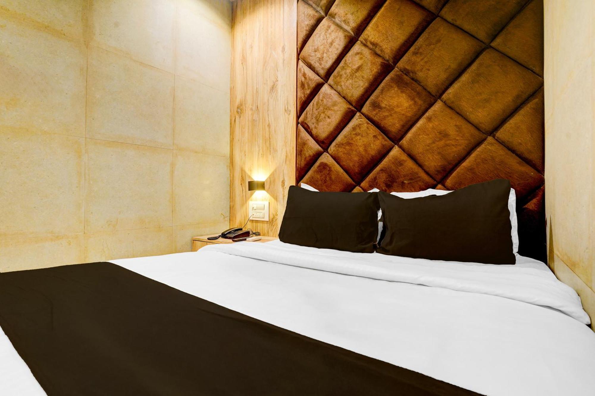 Hotel O Royal Bkc Mumbai