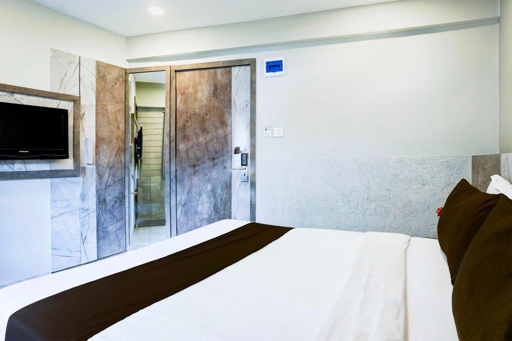 Townhouse Oak Vashi Midc Hotel 3*