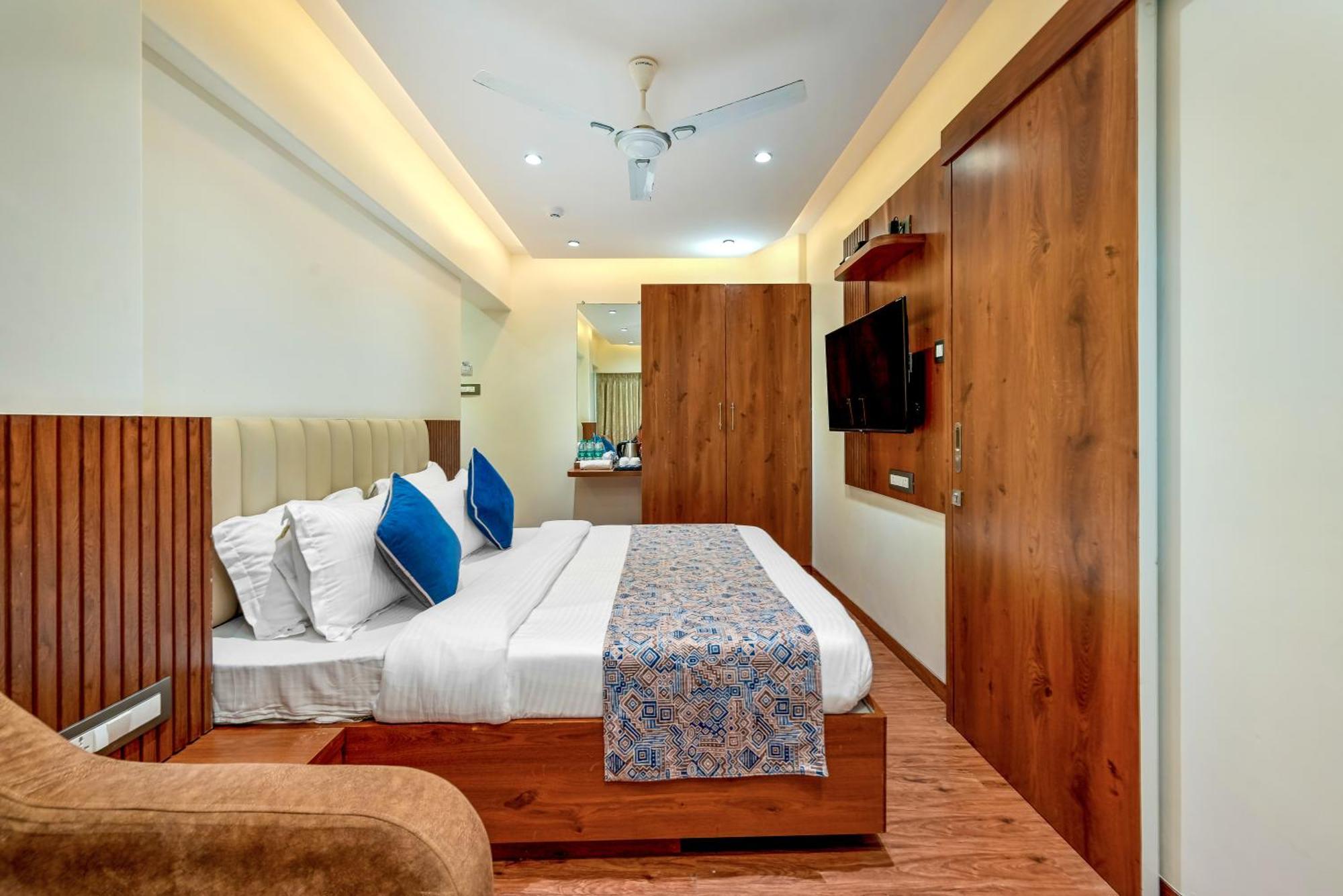 Hotel Kalpana Palace,