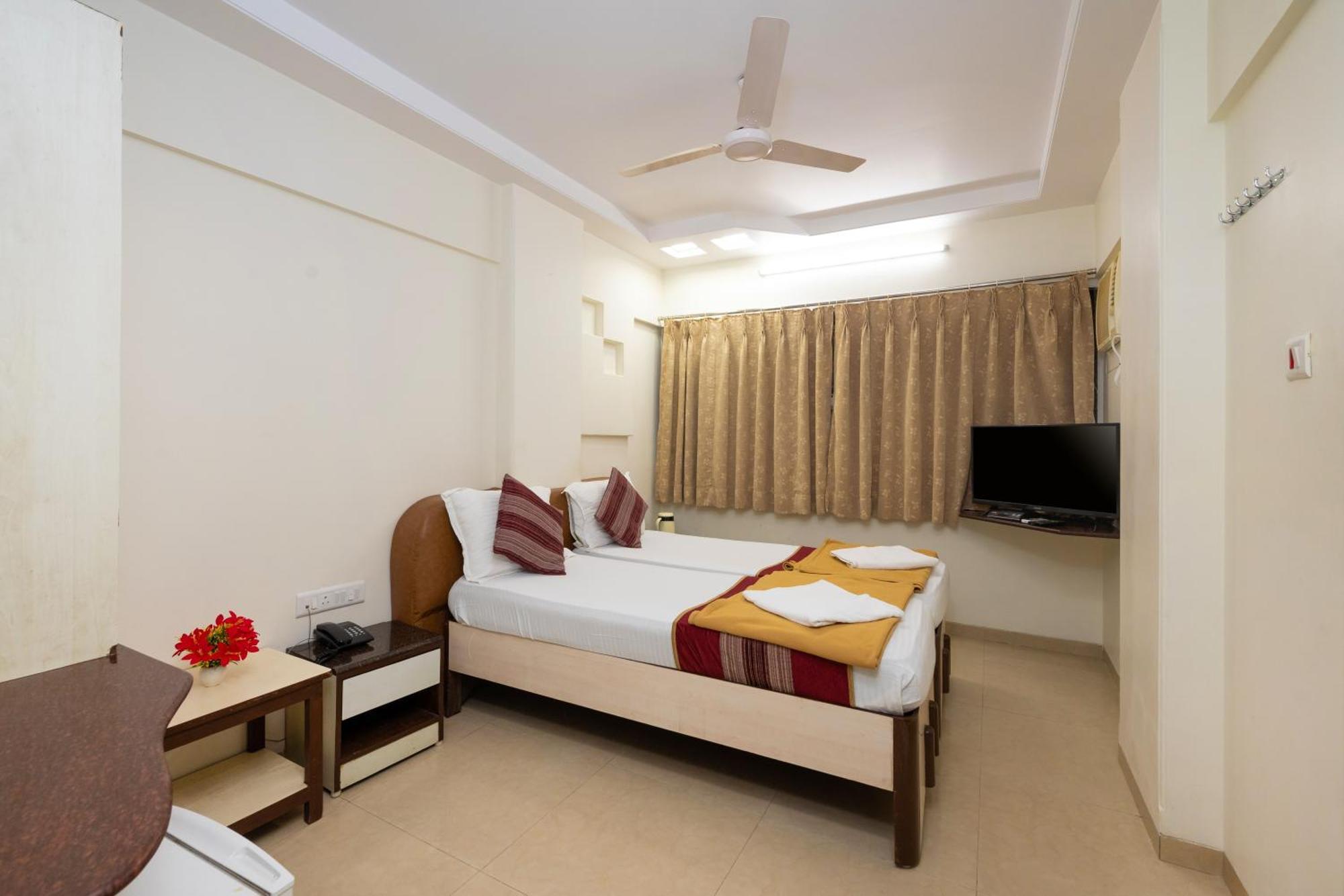 Hotel Kalpana Palace, 3*