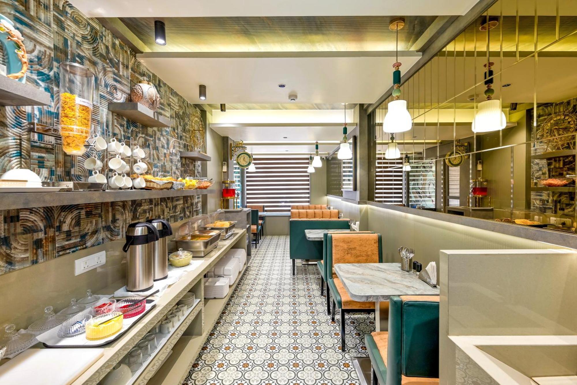 Hotel Kalpana Palace, 3*