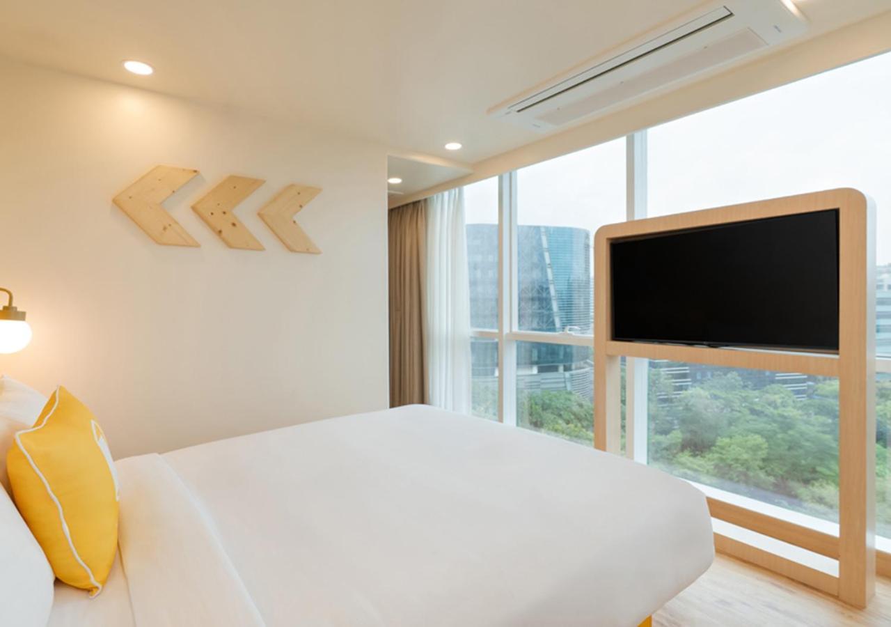 Bloom - Bkc Kalina Hotel Mumbai