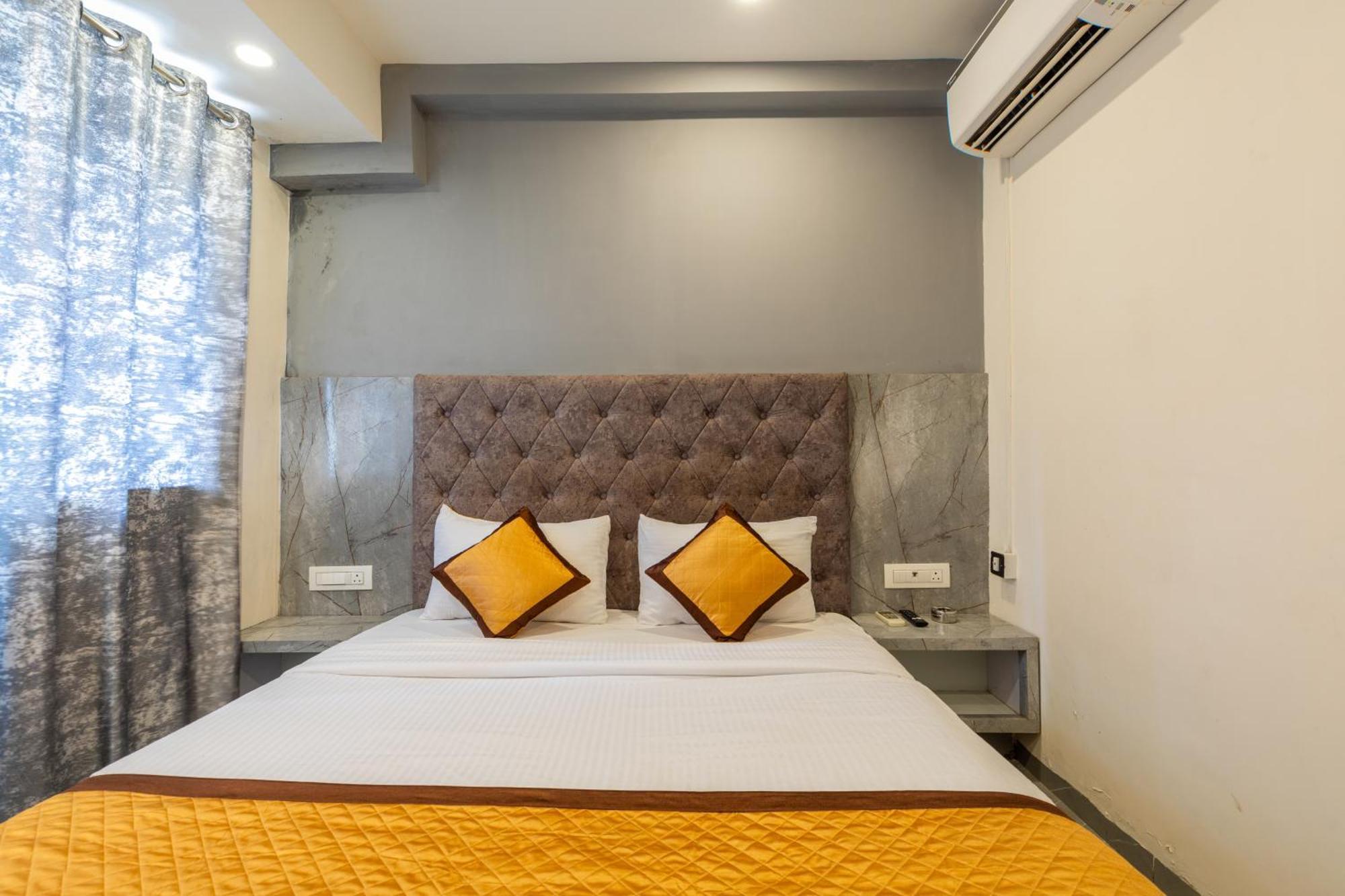 De Classico -lokhandwala Mumbai