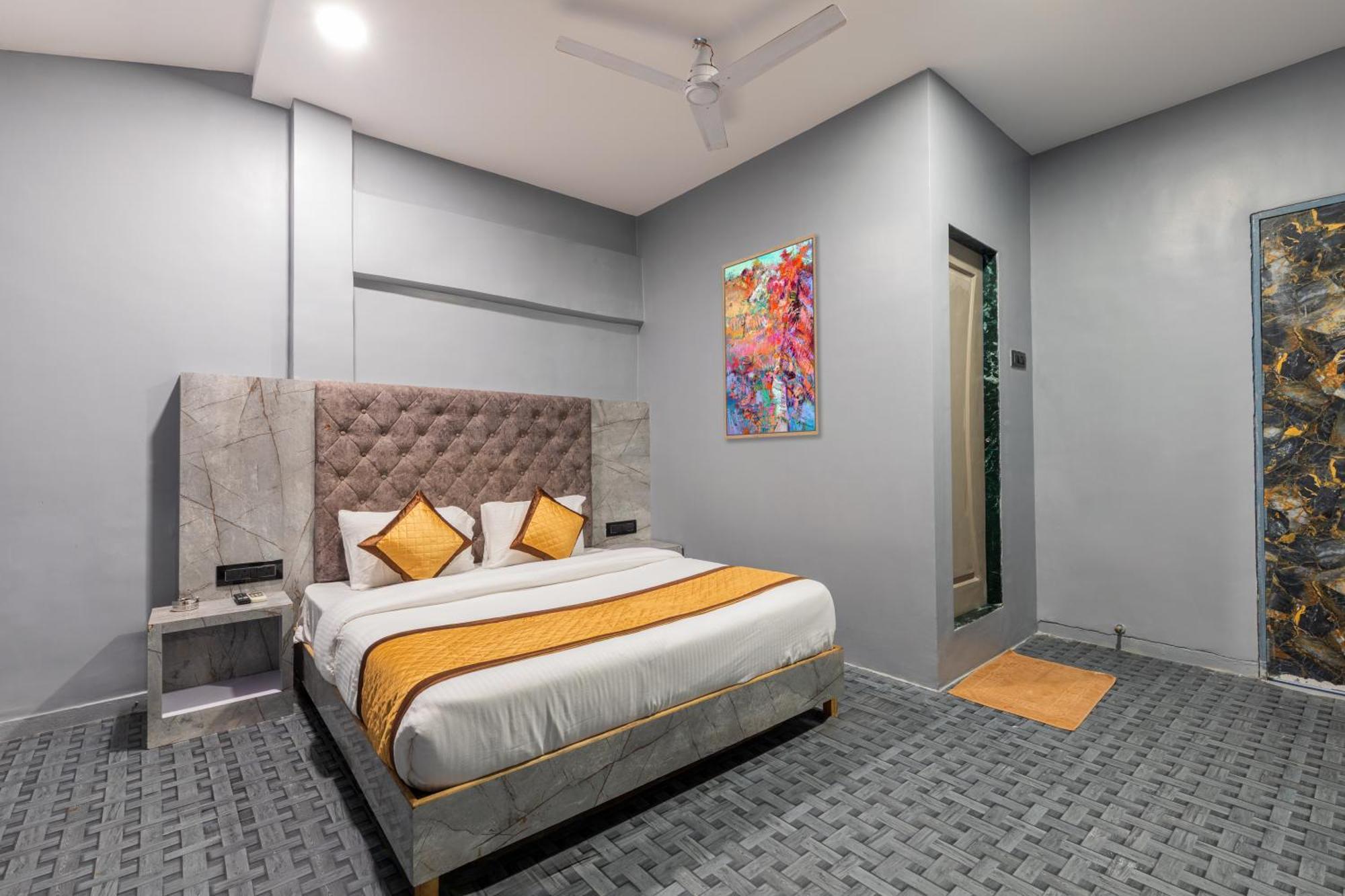 De Classico -lokhandwala Mumbai