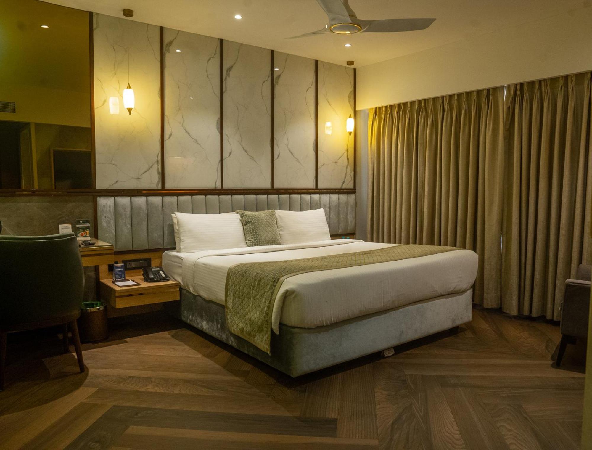 Hotel The International By Tunga 3*