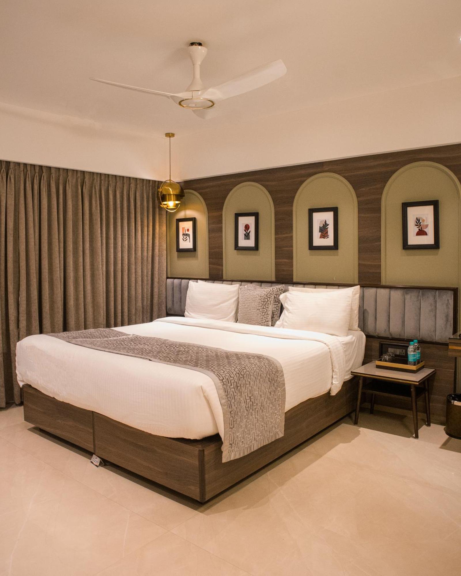 Hotel The International By Tunga Mumbai