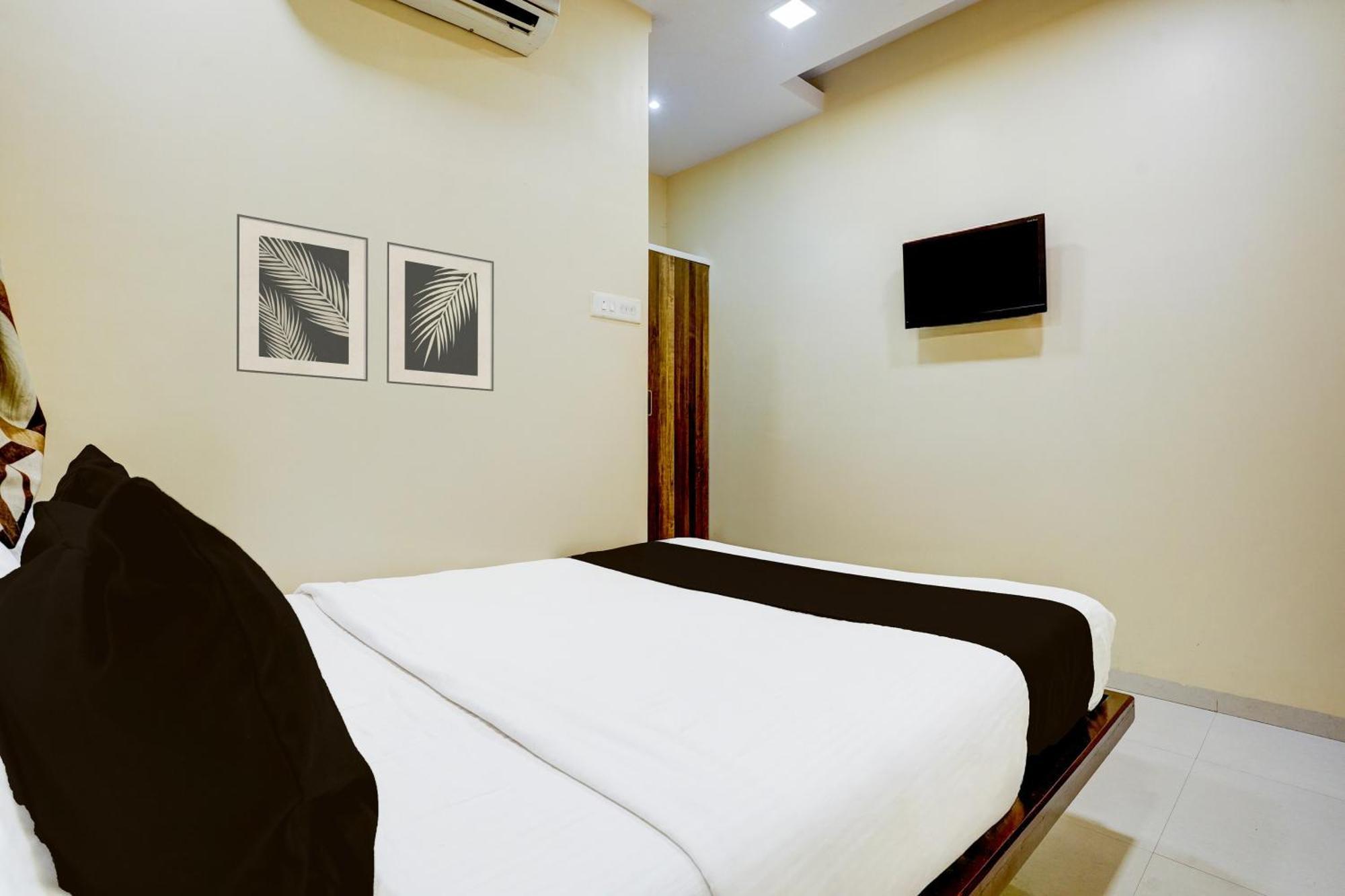 Hotel Collection O Airport Metro Andheri East 3*