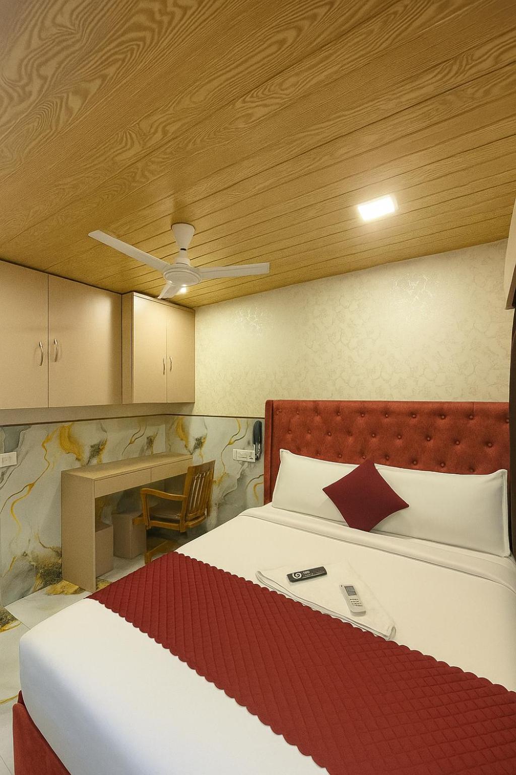 Hotel Newyork By Stayzy 3*