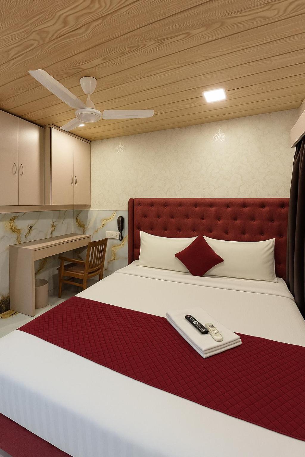 Newyork By Stayzy Hotel