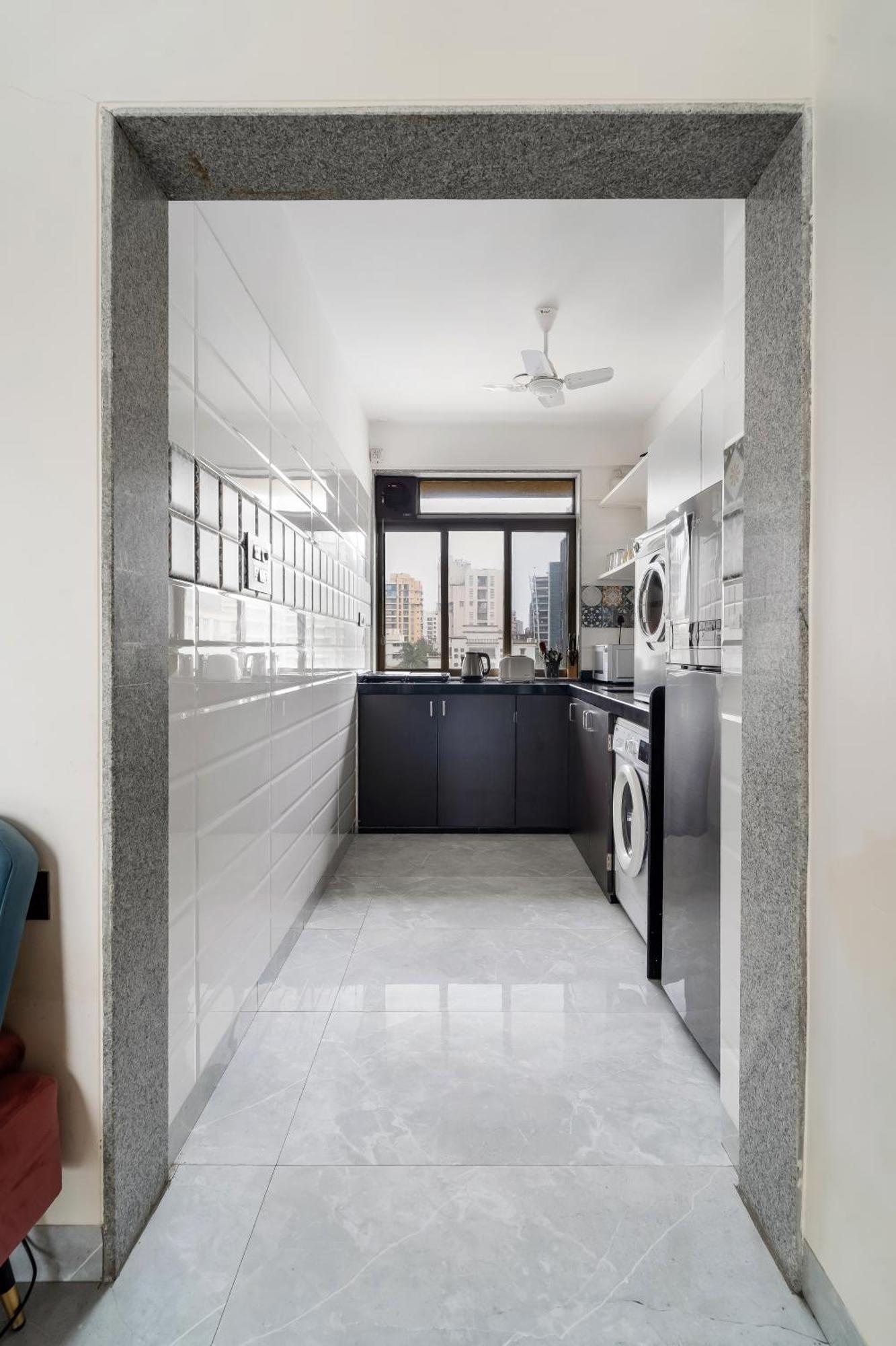 Mezzo Private 3bhk In Bandra Apartment *