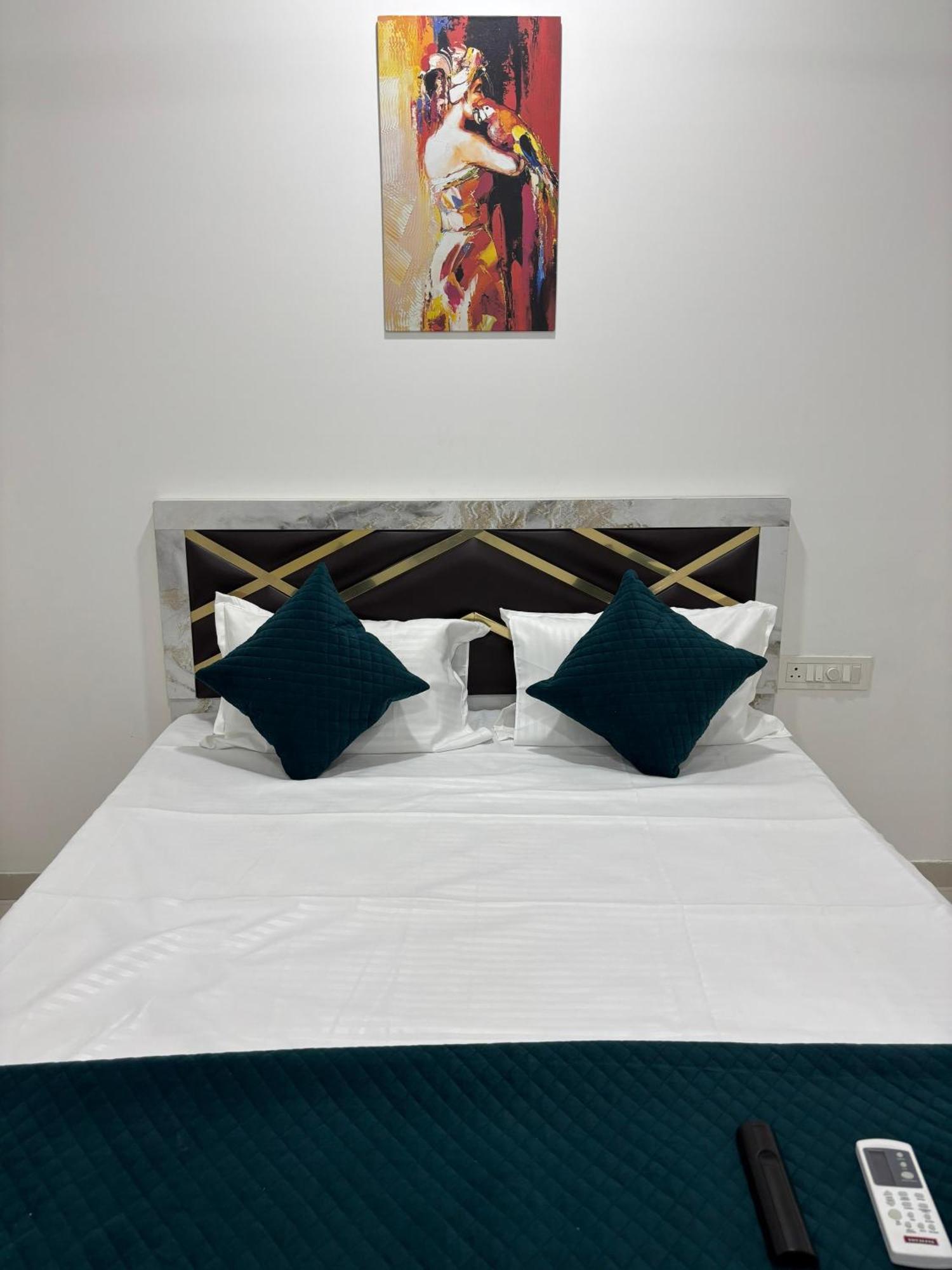 Apartment Atithi Homes Luxe Kandivali