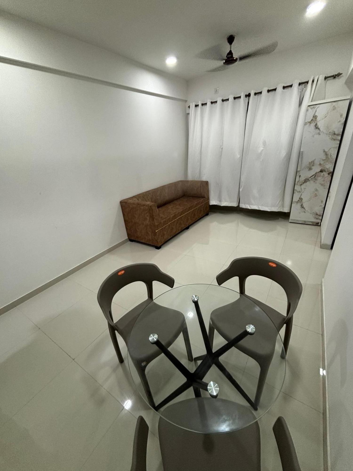 Apartment Atithi Homes Luxe Kandivali *