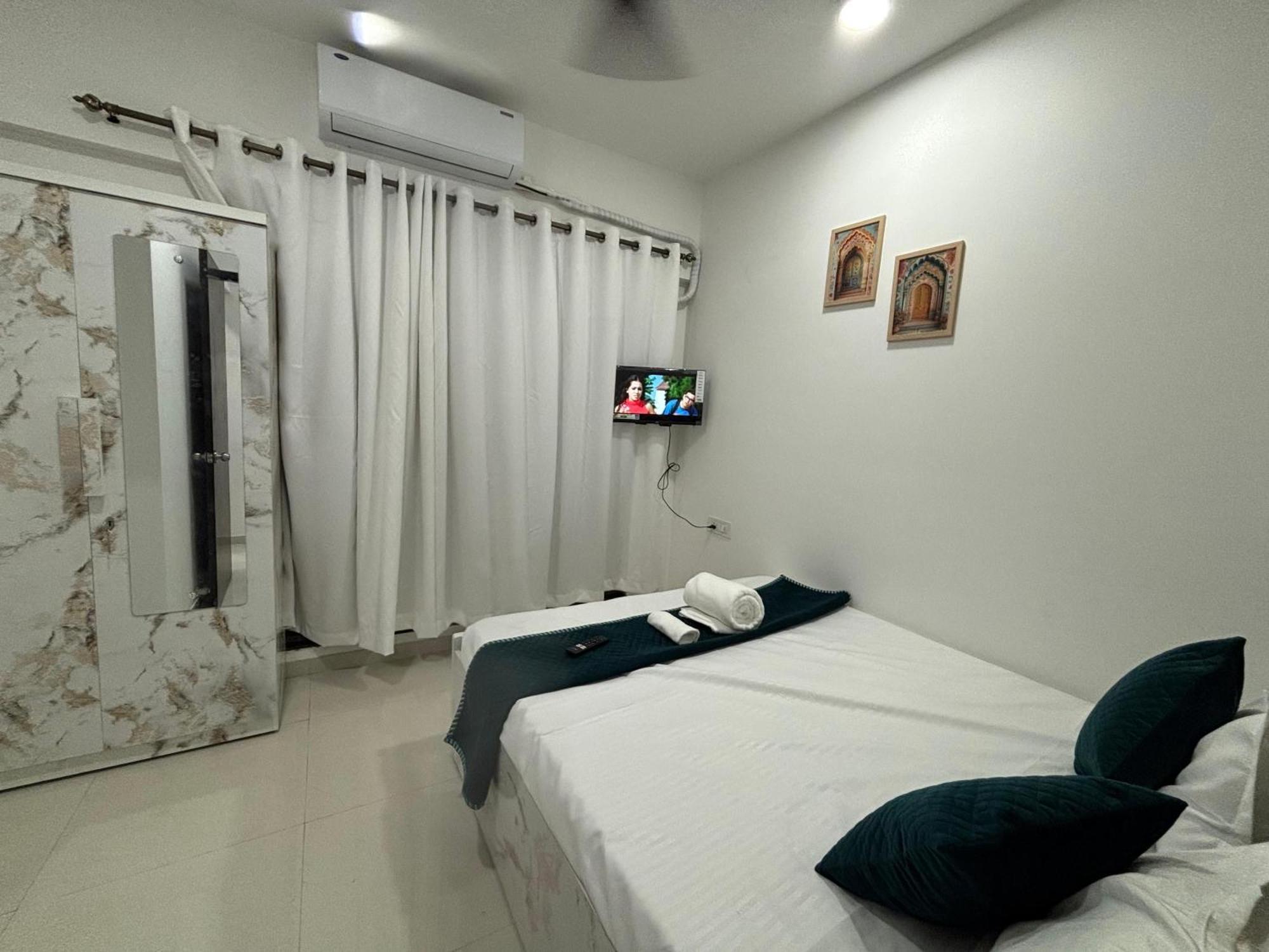 Apartment Atithi Homes Luxe Kandivali *