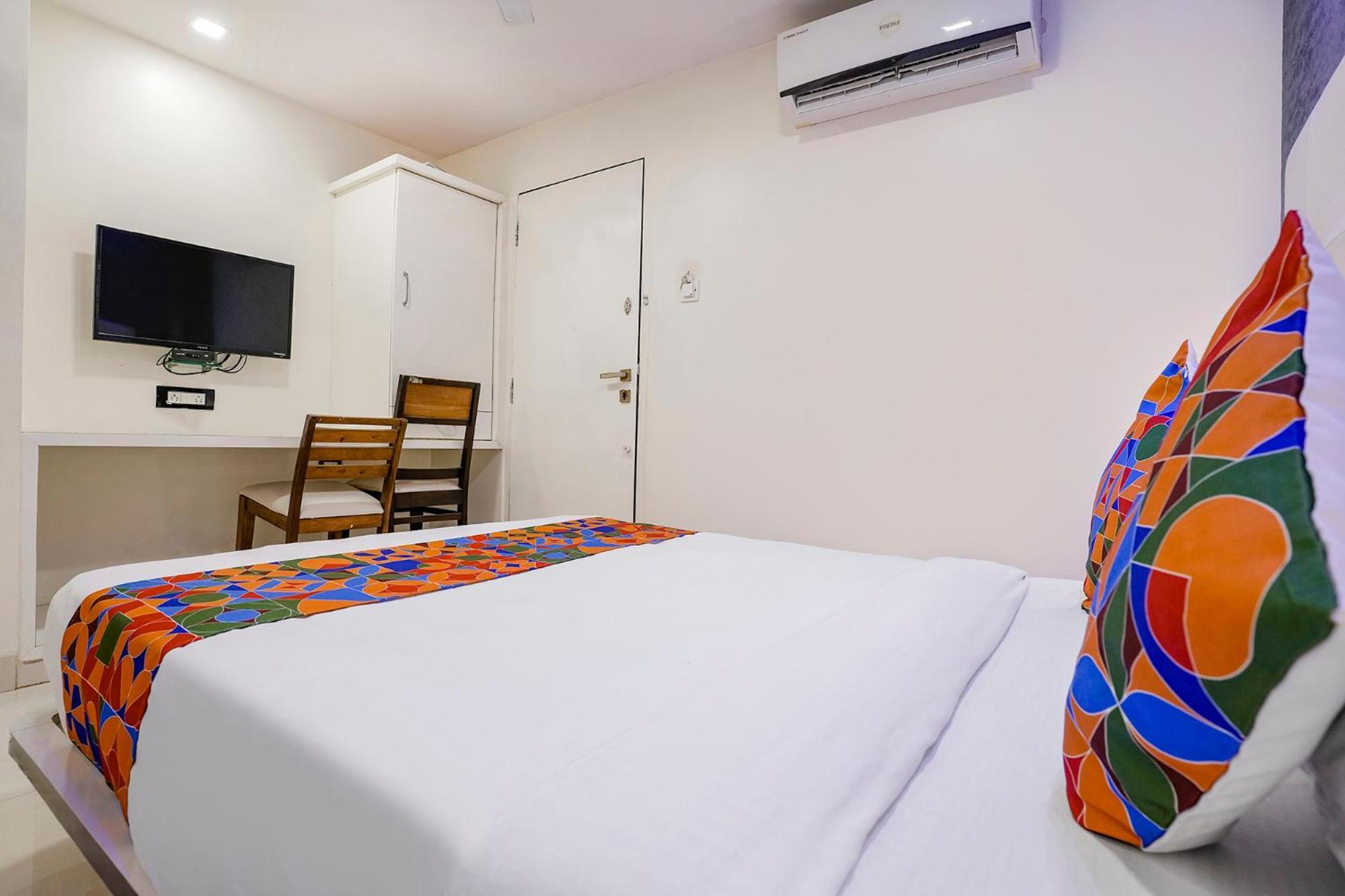 Fabhotel Golden Star Hotel