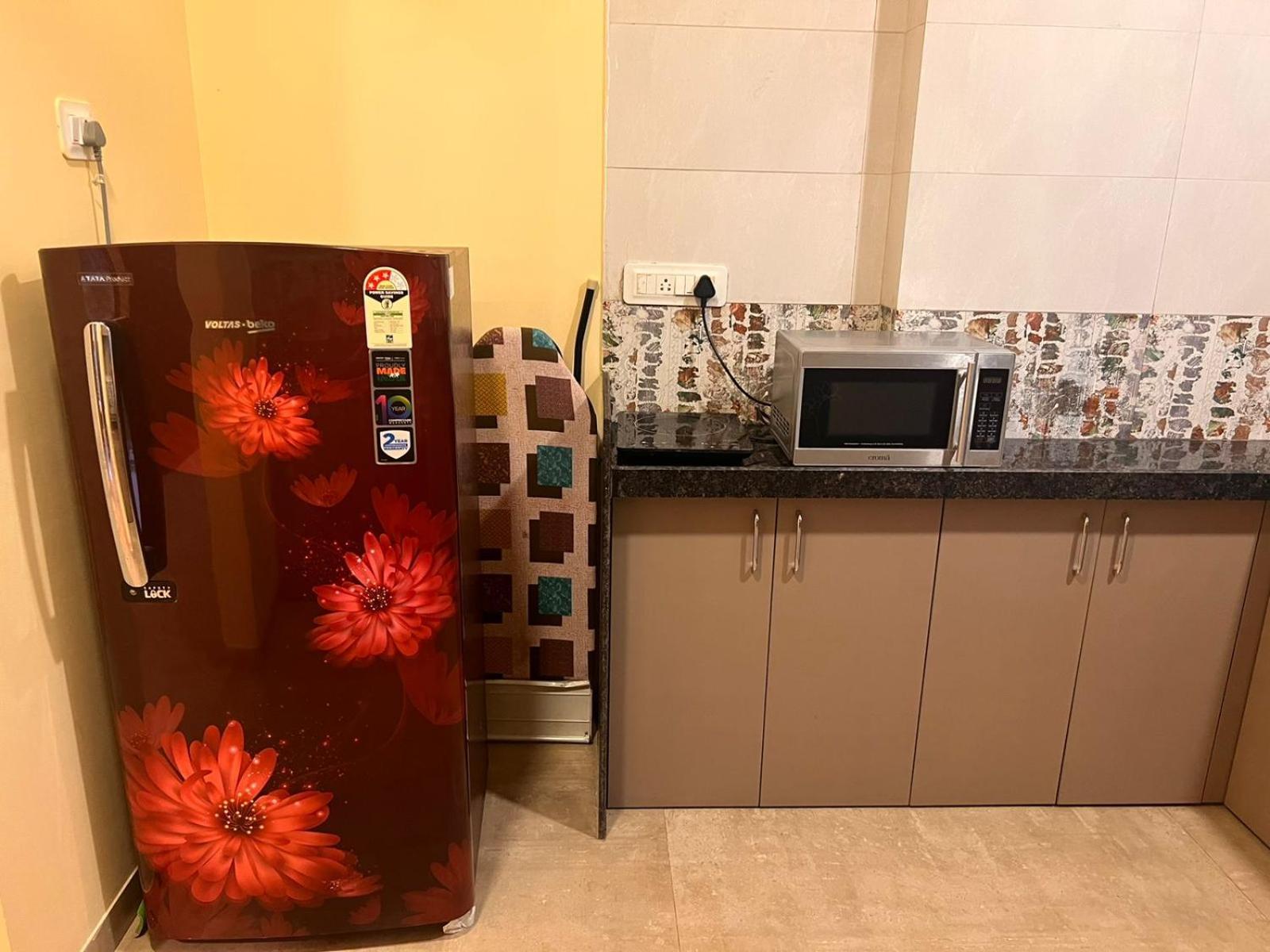 Pinaki Comfort Malad - Near Nesco & Oberoi Mall Hotel