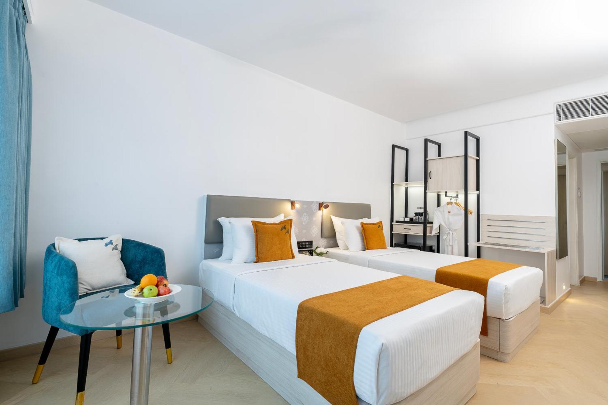 Kohinoor Continental, Airport Hotel 4*