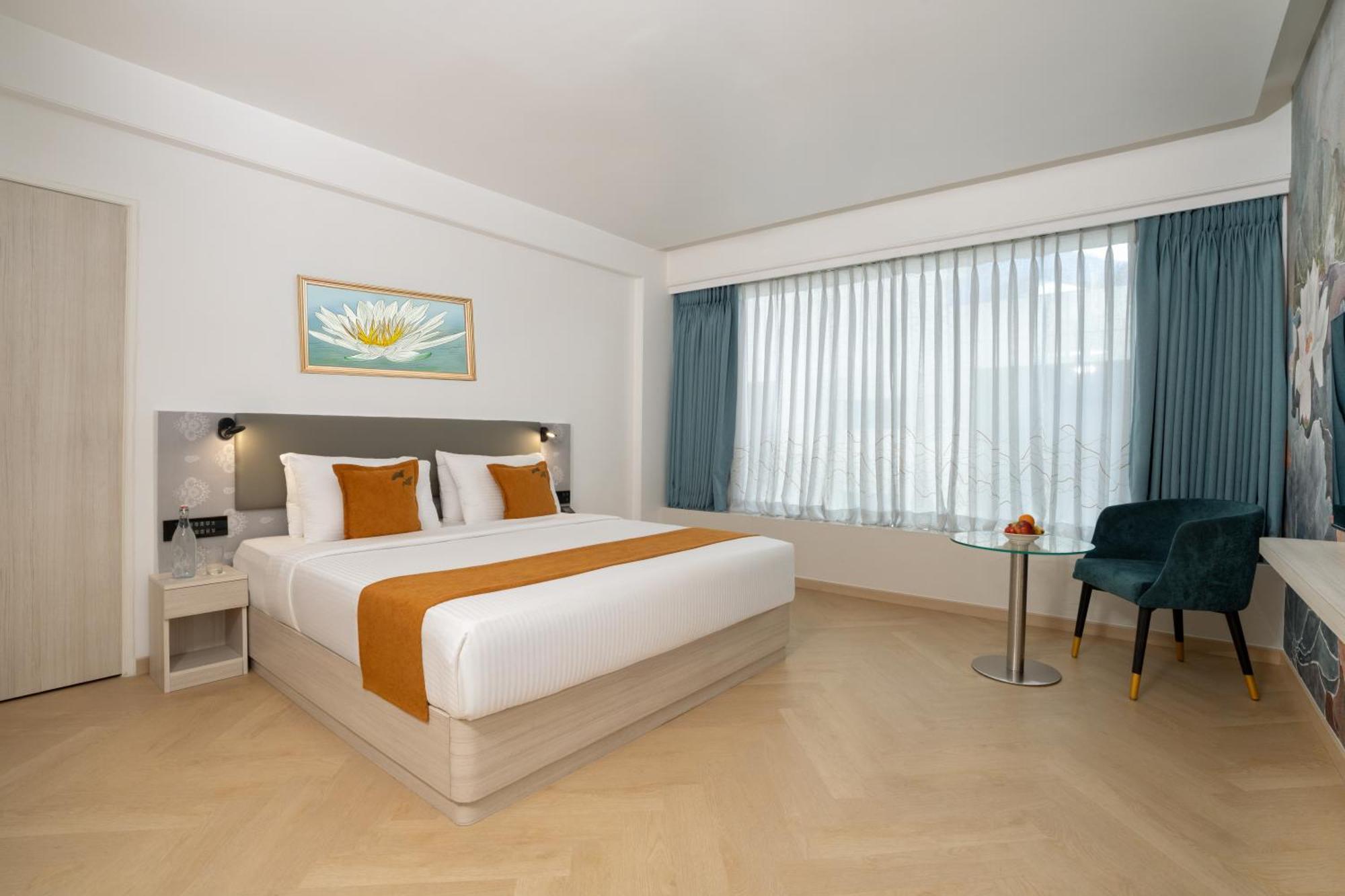 Kohinoor Continental, Airport 4*