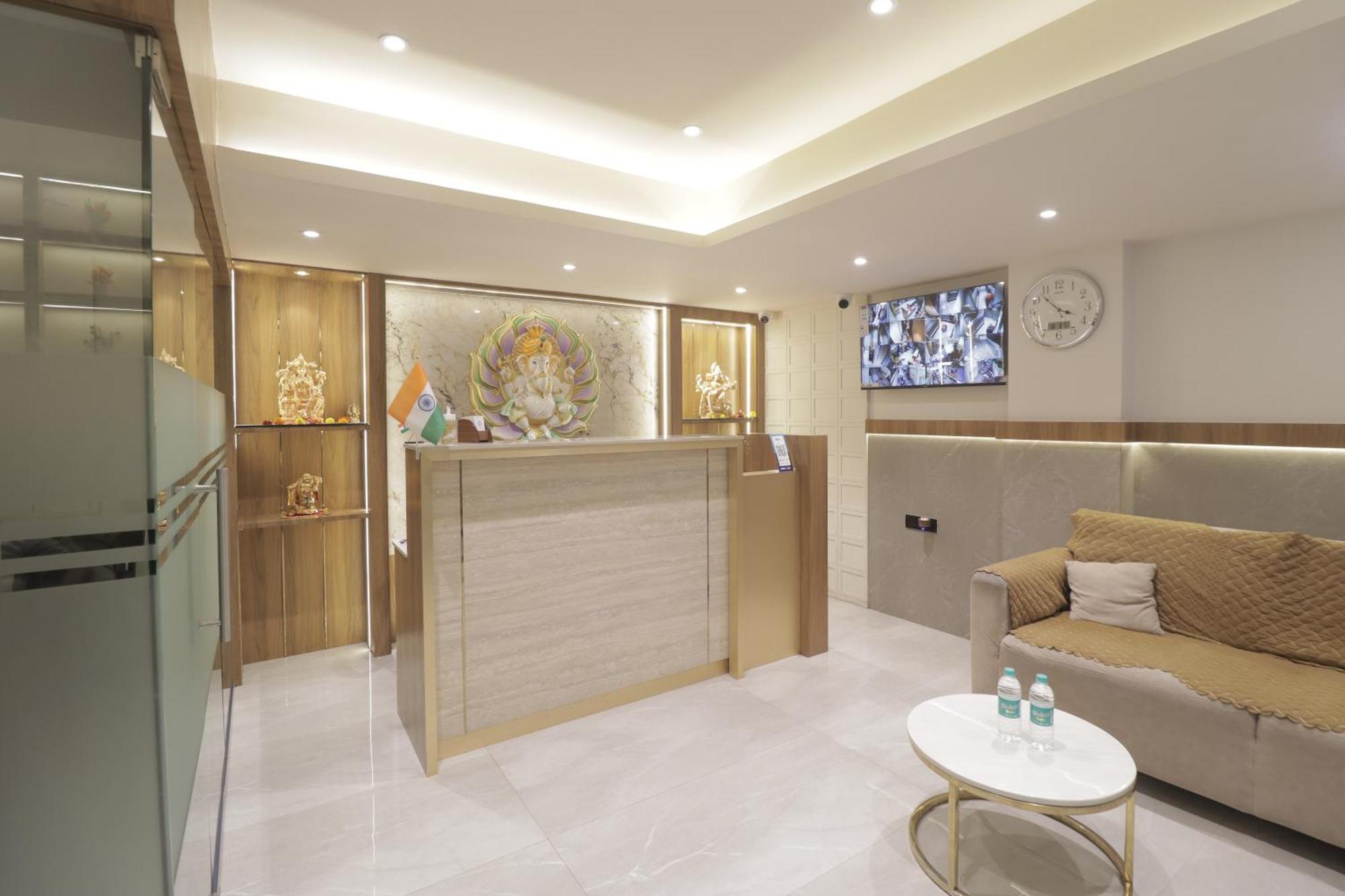 Malad Opposite Malad Railway Station Hotel 3*