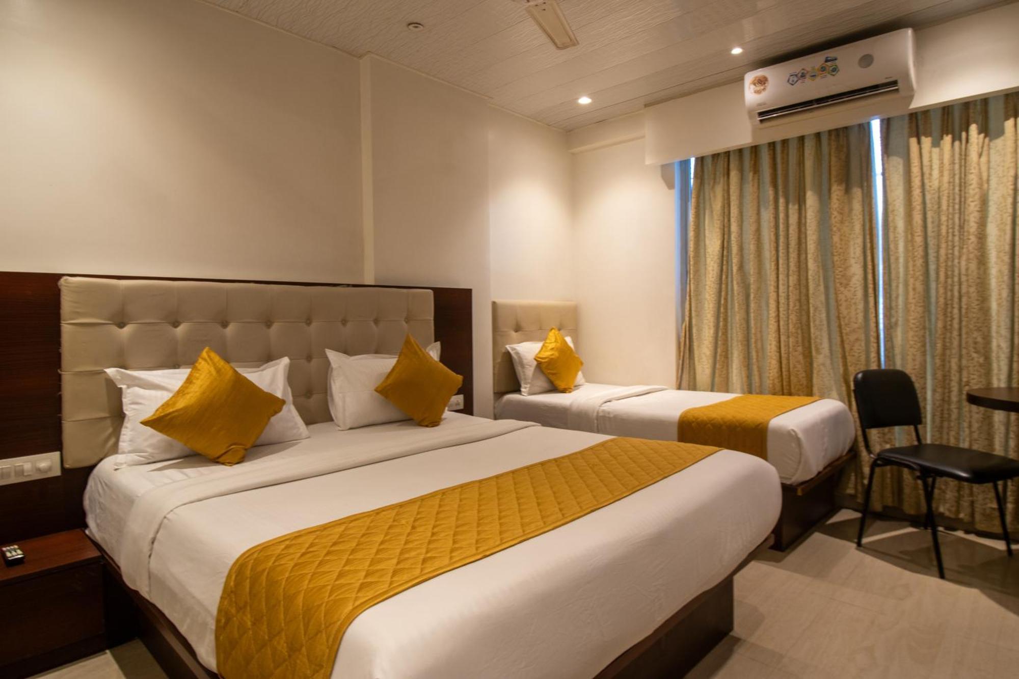 Malad Opposite Malad Railway Station 3* Mumbai