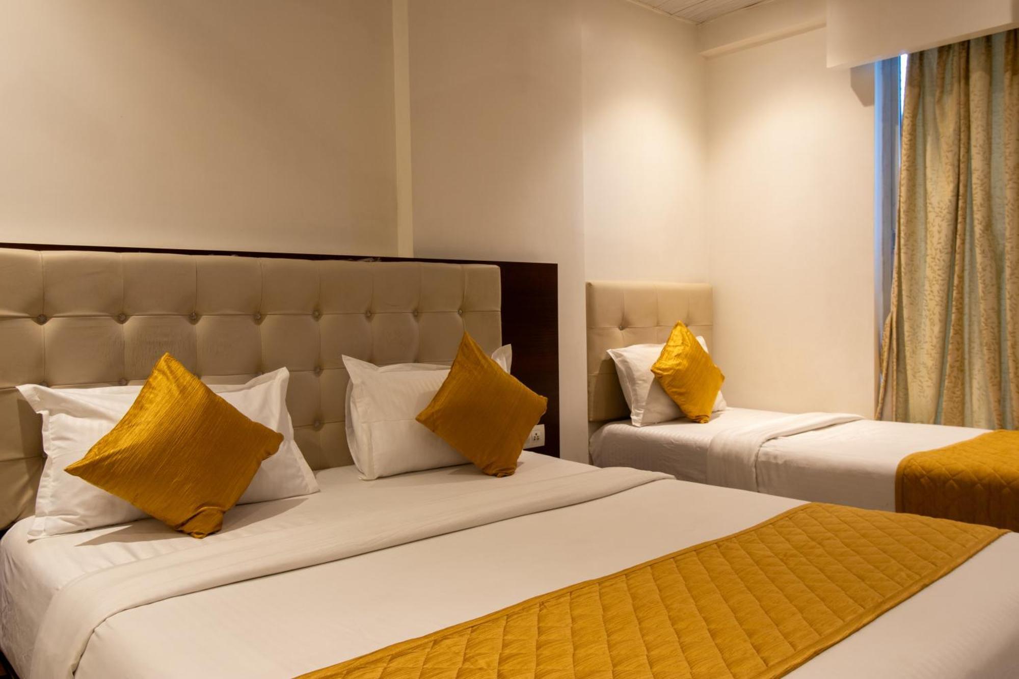 Malad Opposite Malad Railway Station Hotel