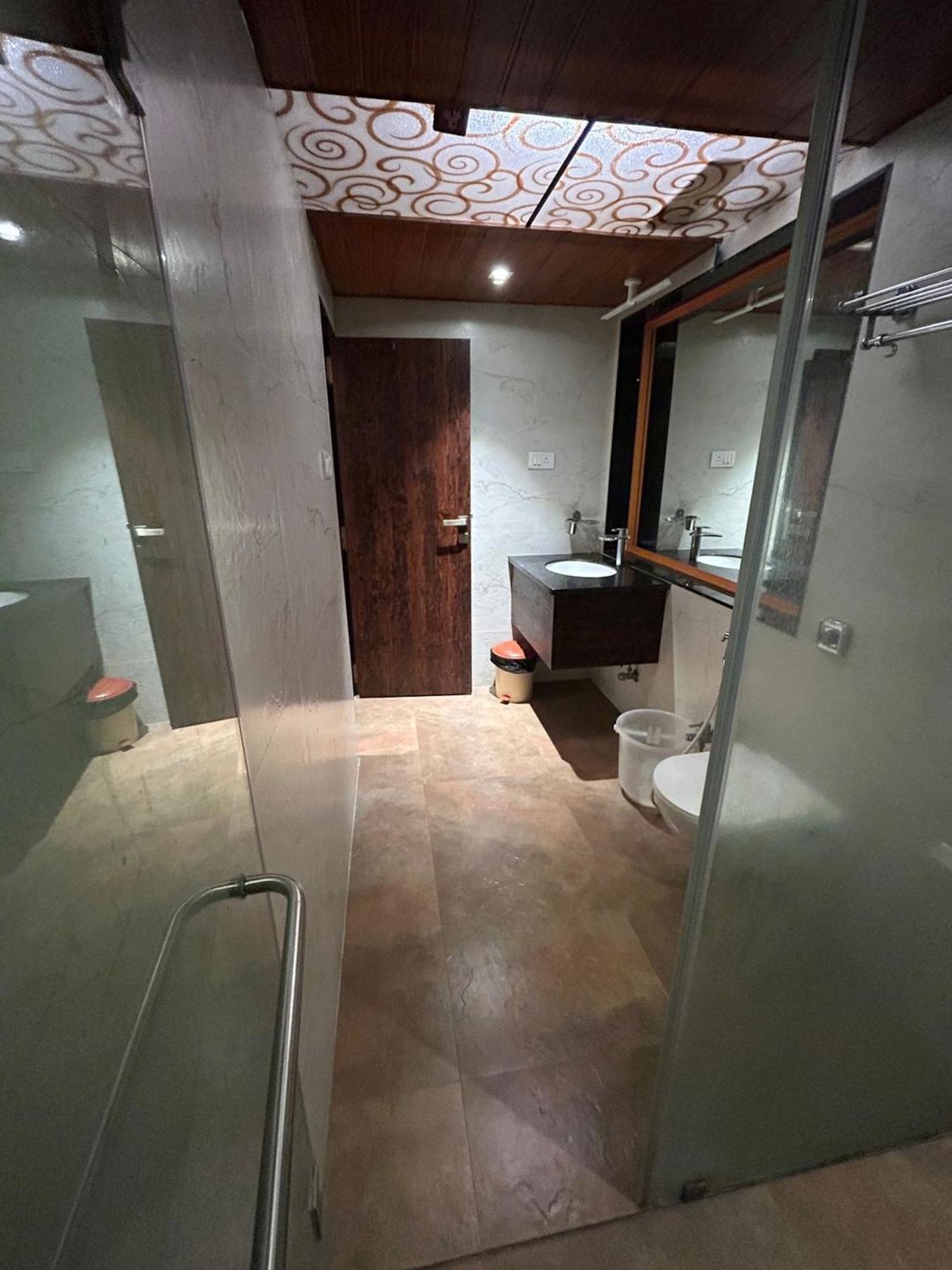 Lucky Service - Near Bkc Apartment Mumbai