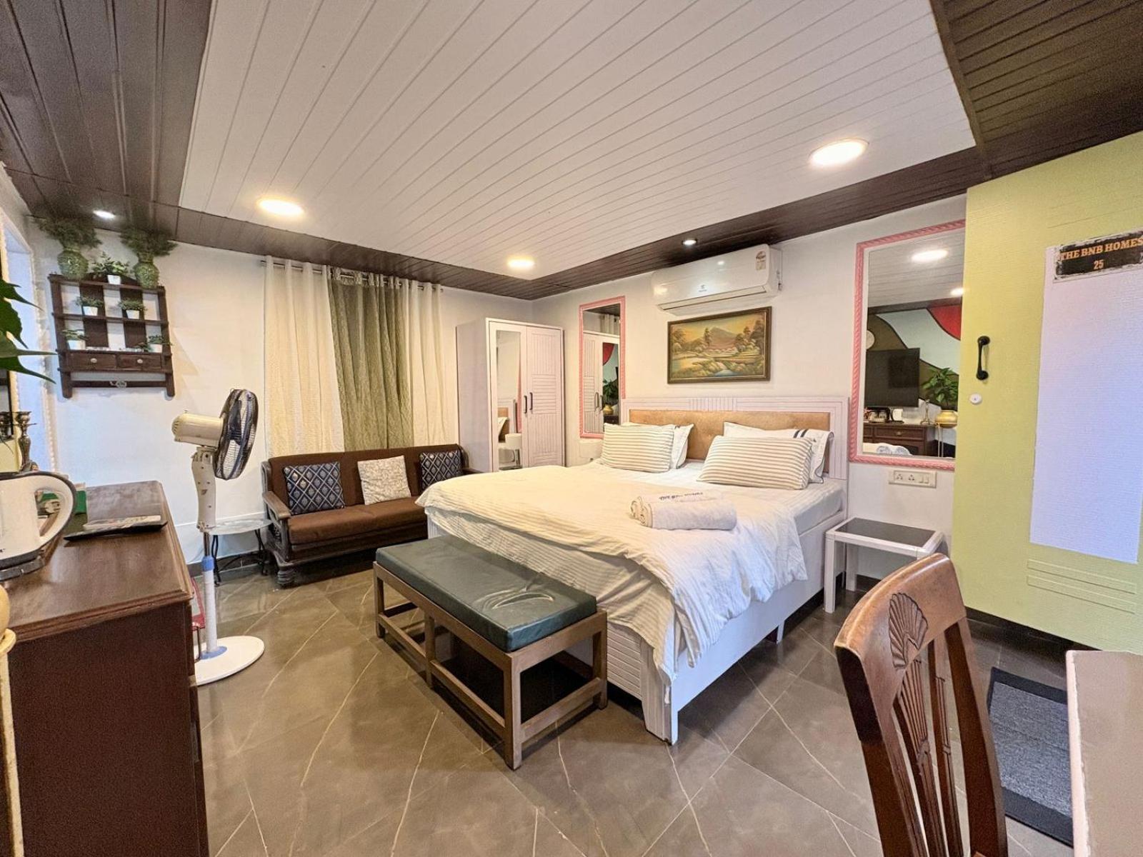 Independent 25 Corner House Bandra West