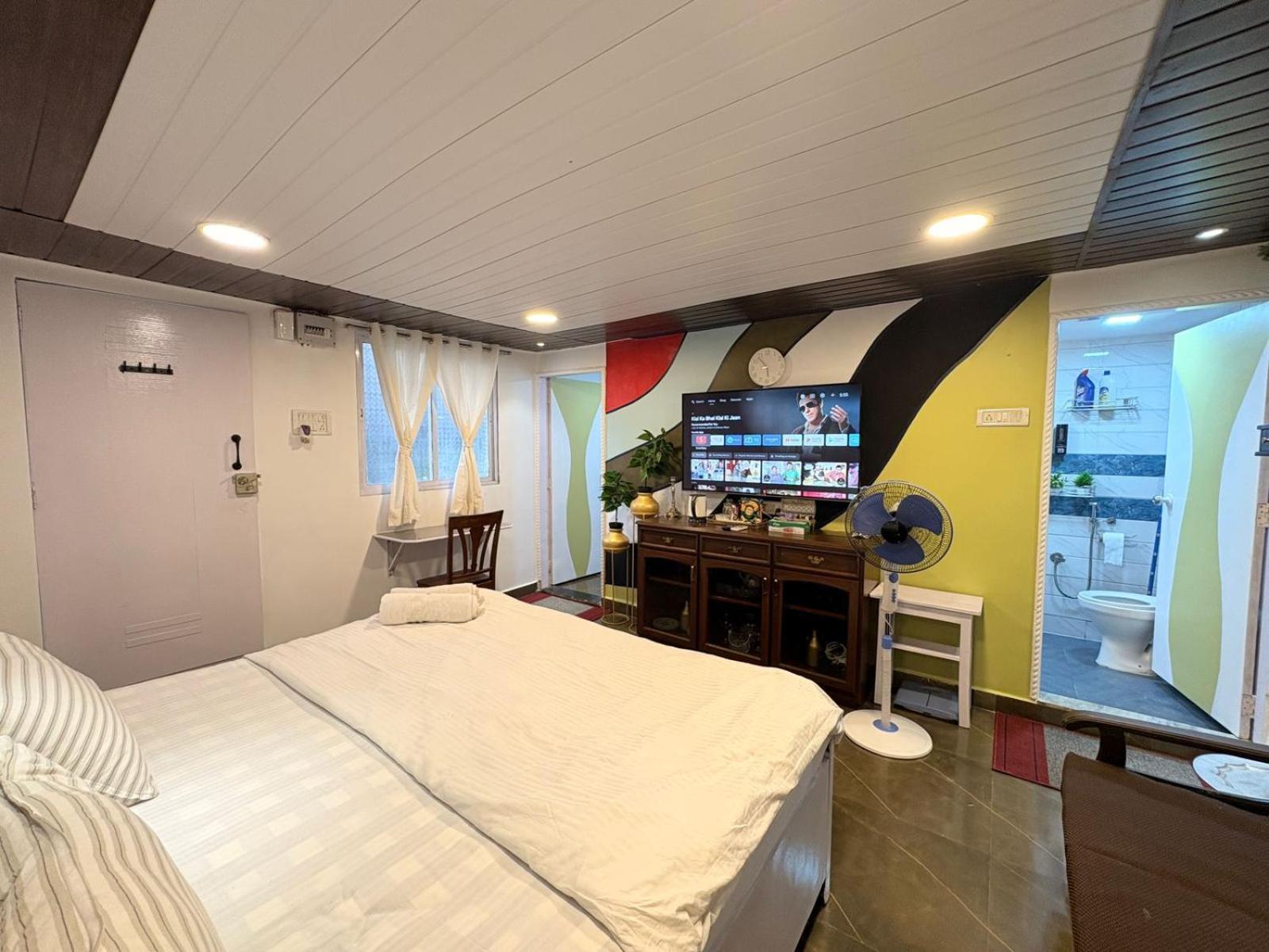 Apartment Independent 25 Corner House Bandra West