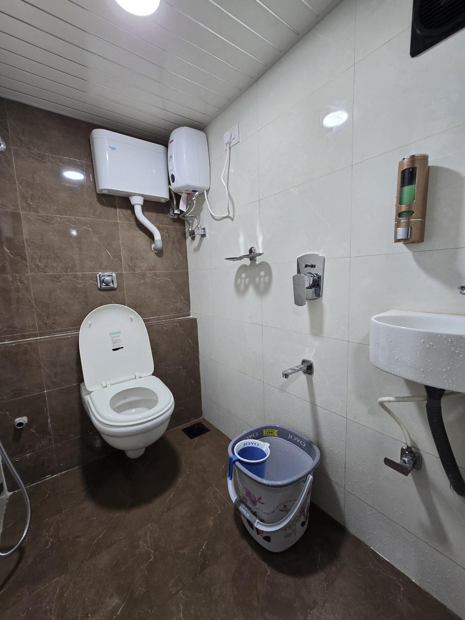 Aqua Marol Hostel