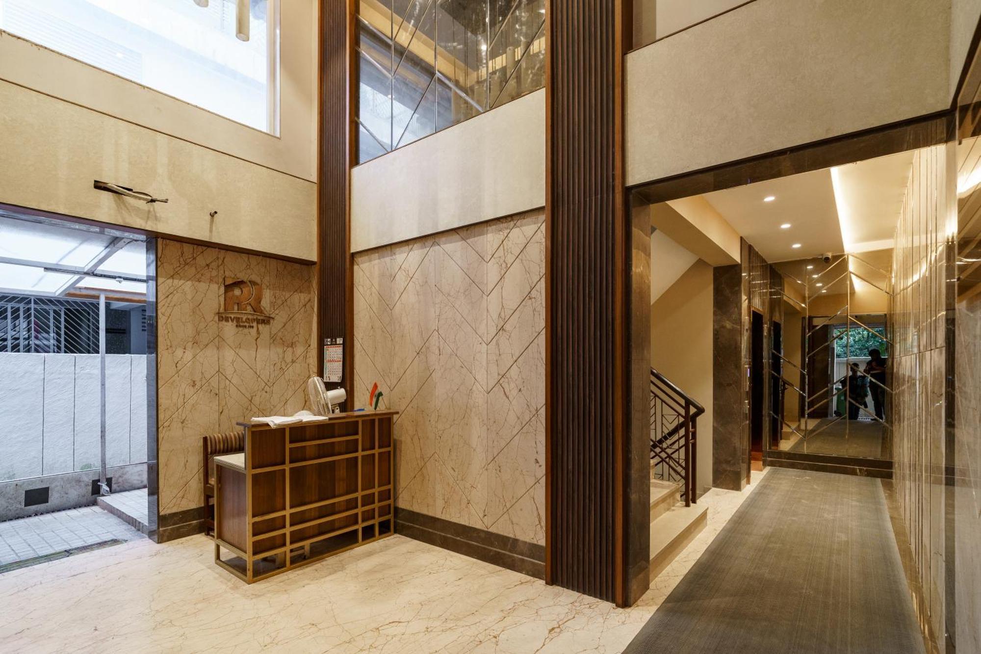 Zen Private 3bhk In Bandra Apartment