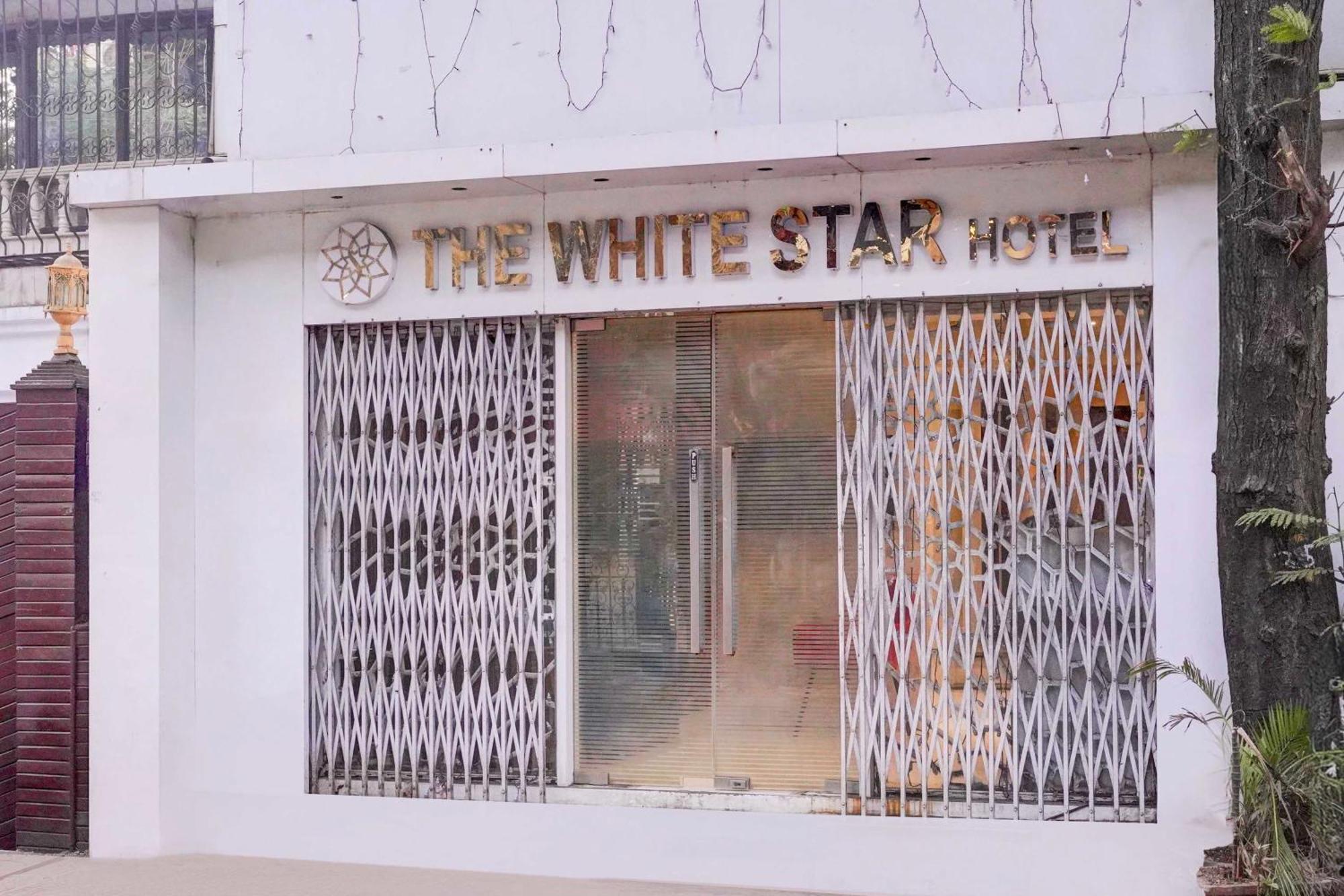 O Versova Metro Station Mumbai