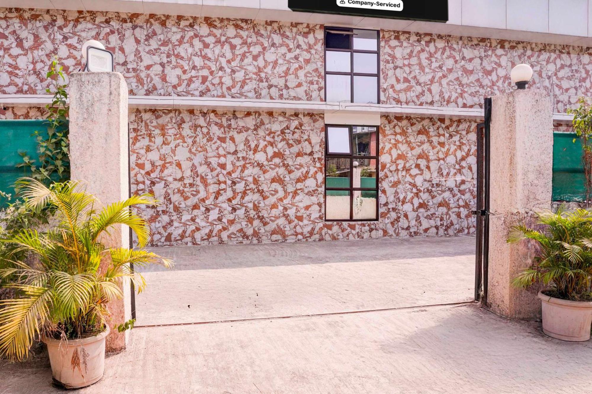 Hotel Collection O Khoni Taloja Bypass